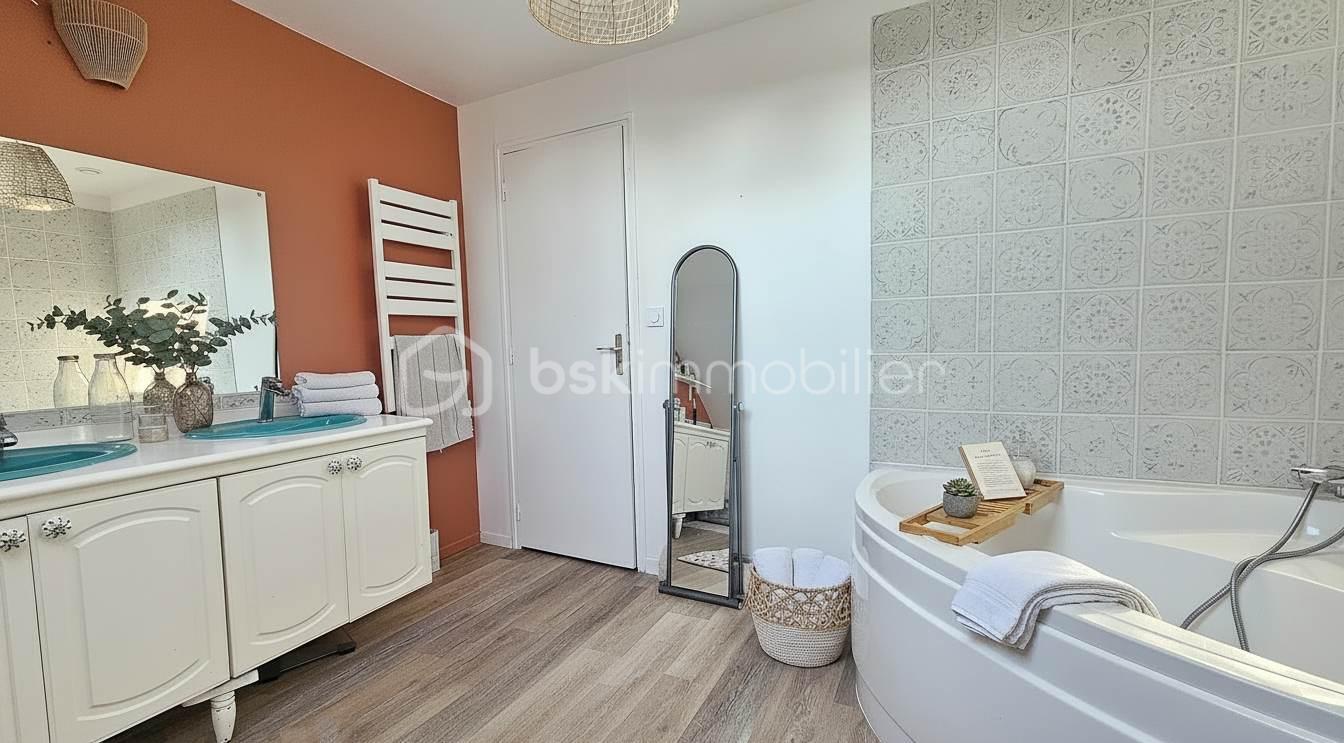 Maison de 198 m² - salle de bain .jpg