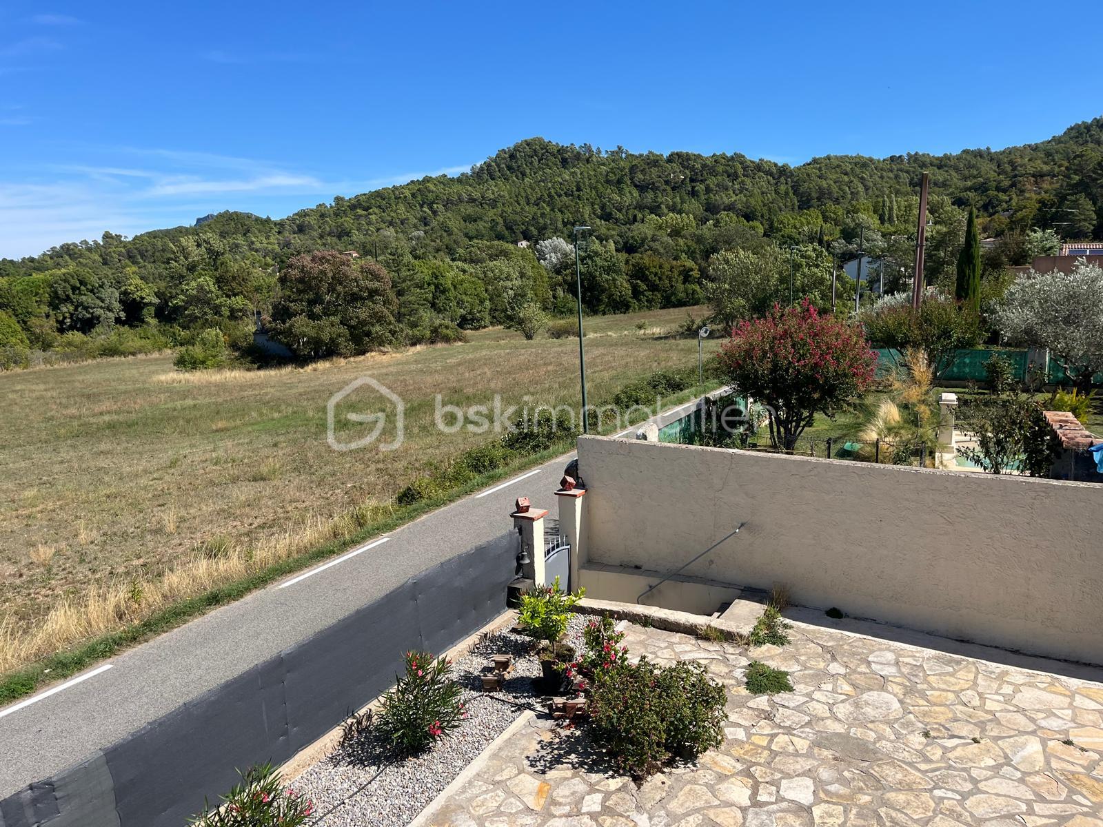 Maison traditionnelle de 133 m² - IMG-20250916-WA0038[1].jpg
