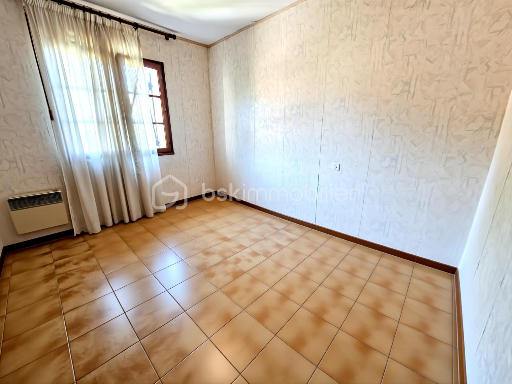 Maison de 232 m² - 5c08c6a0f601216-1.jpg