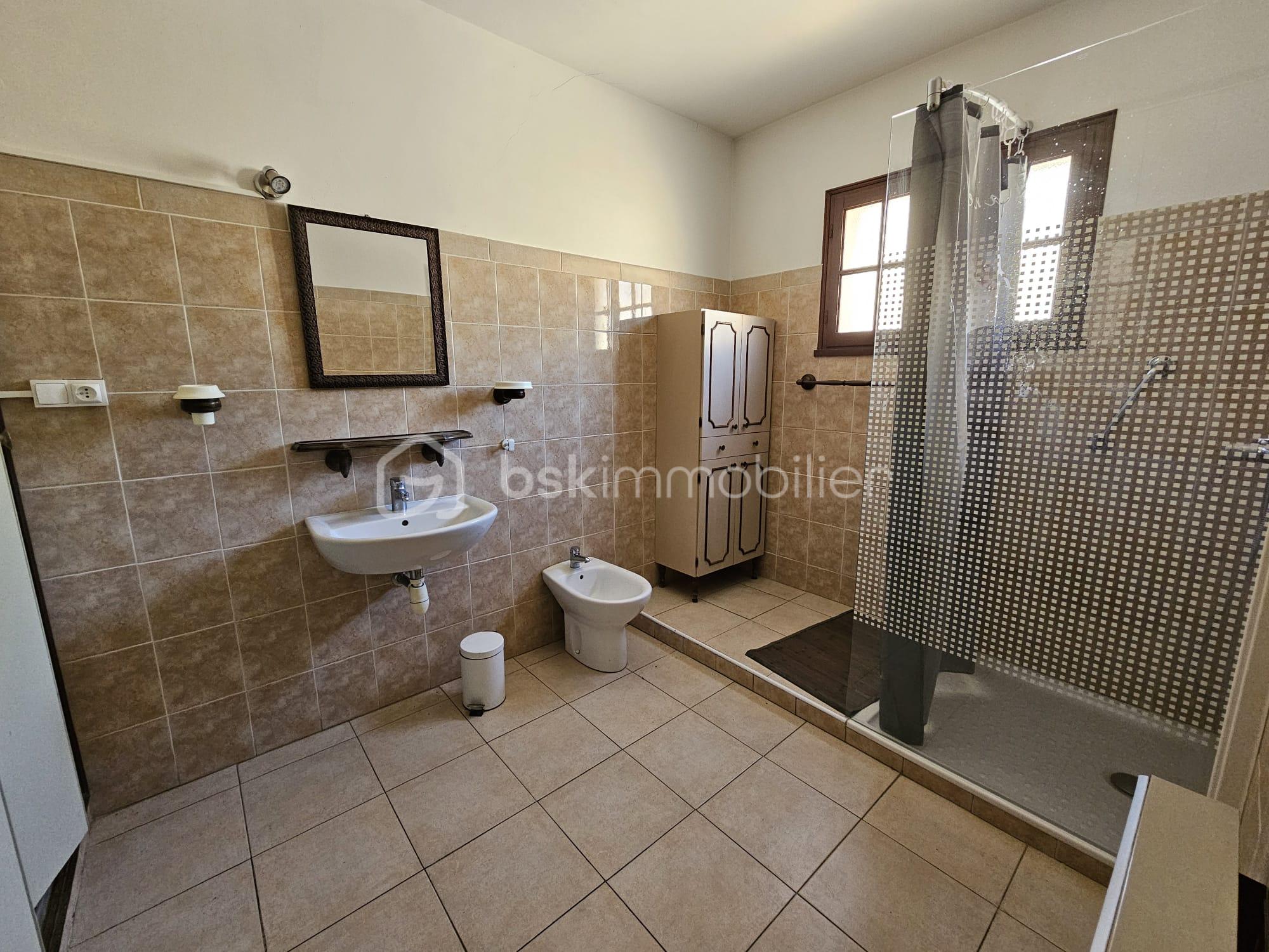 Maison de 232 m² - 341d3f3f-9e95-4be2-802d-db20959234d0.jpg