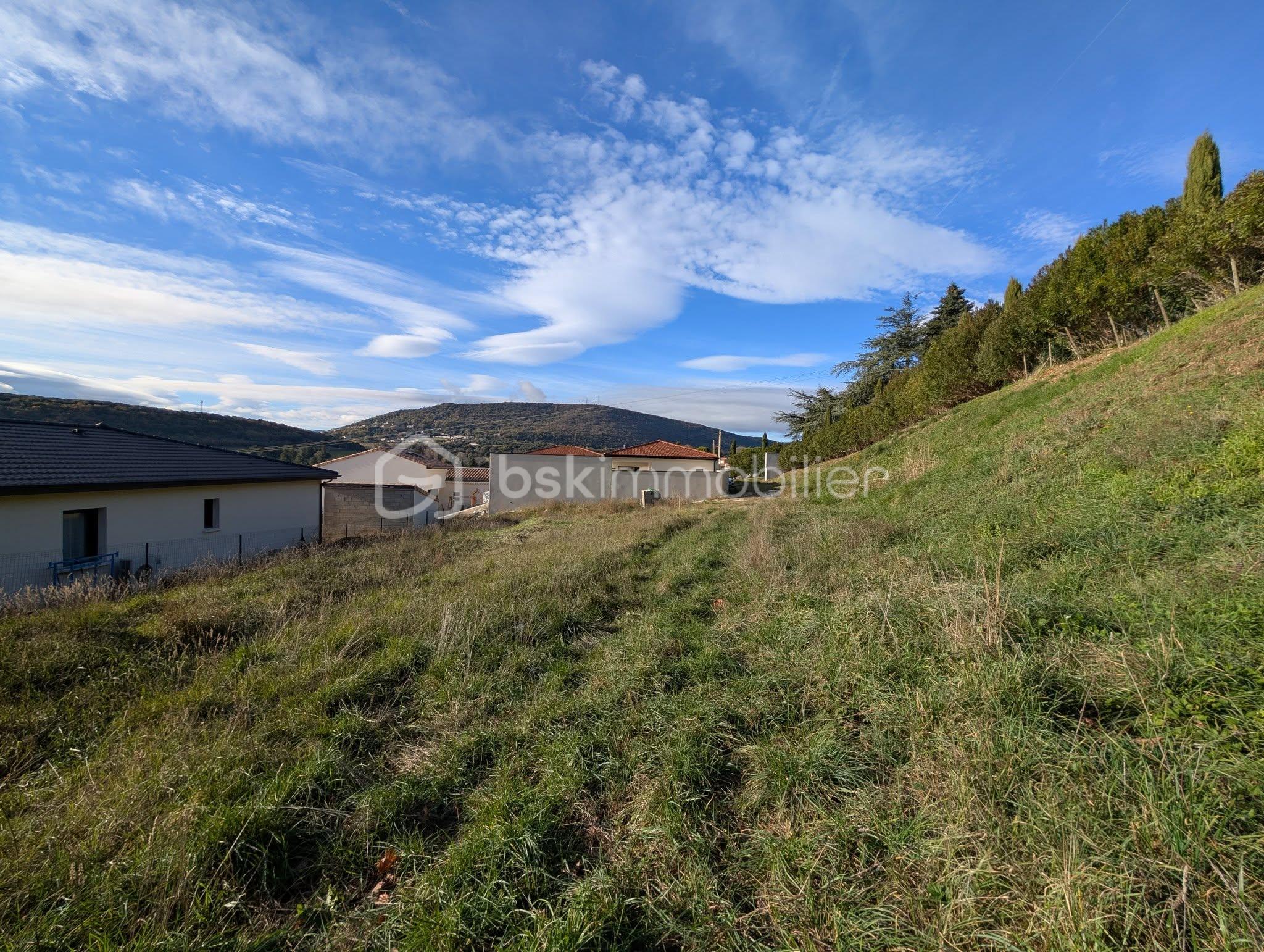 Terrain de 767 m² - 594049621_10224603795042675_5058759262444629879_n.jpg