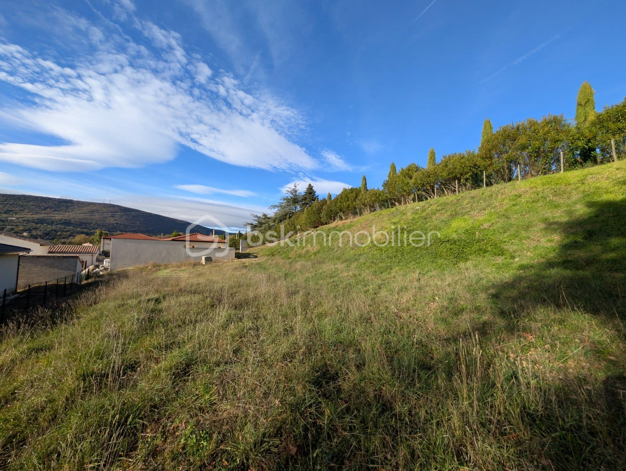 Terrain de 767 m² - 594169394_10224603791282581_7237384727781494453_n.jpg