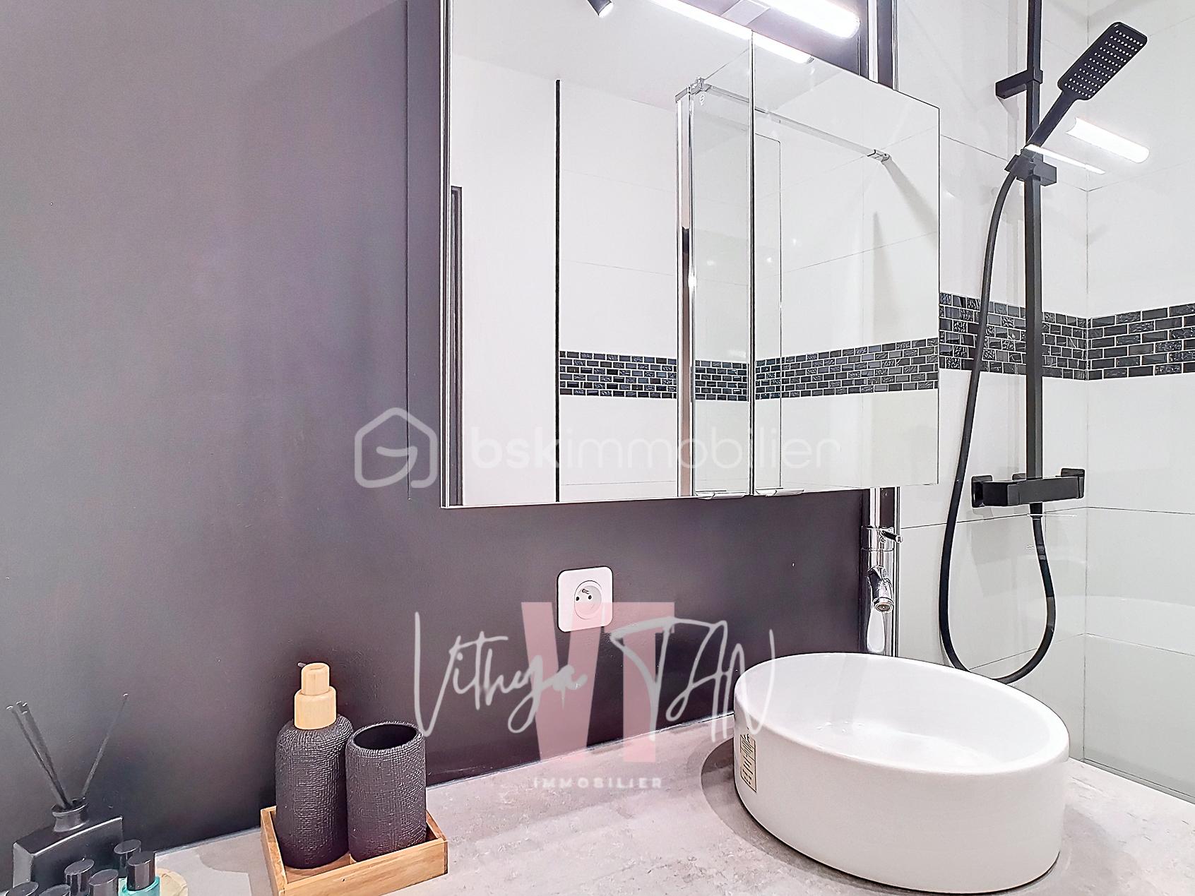 Appartement de 81 m² - 13 SDE-2.jpg