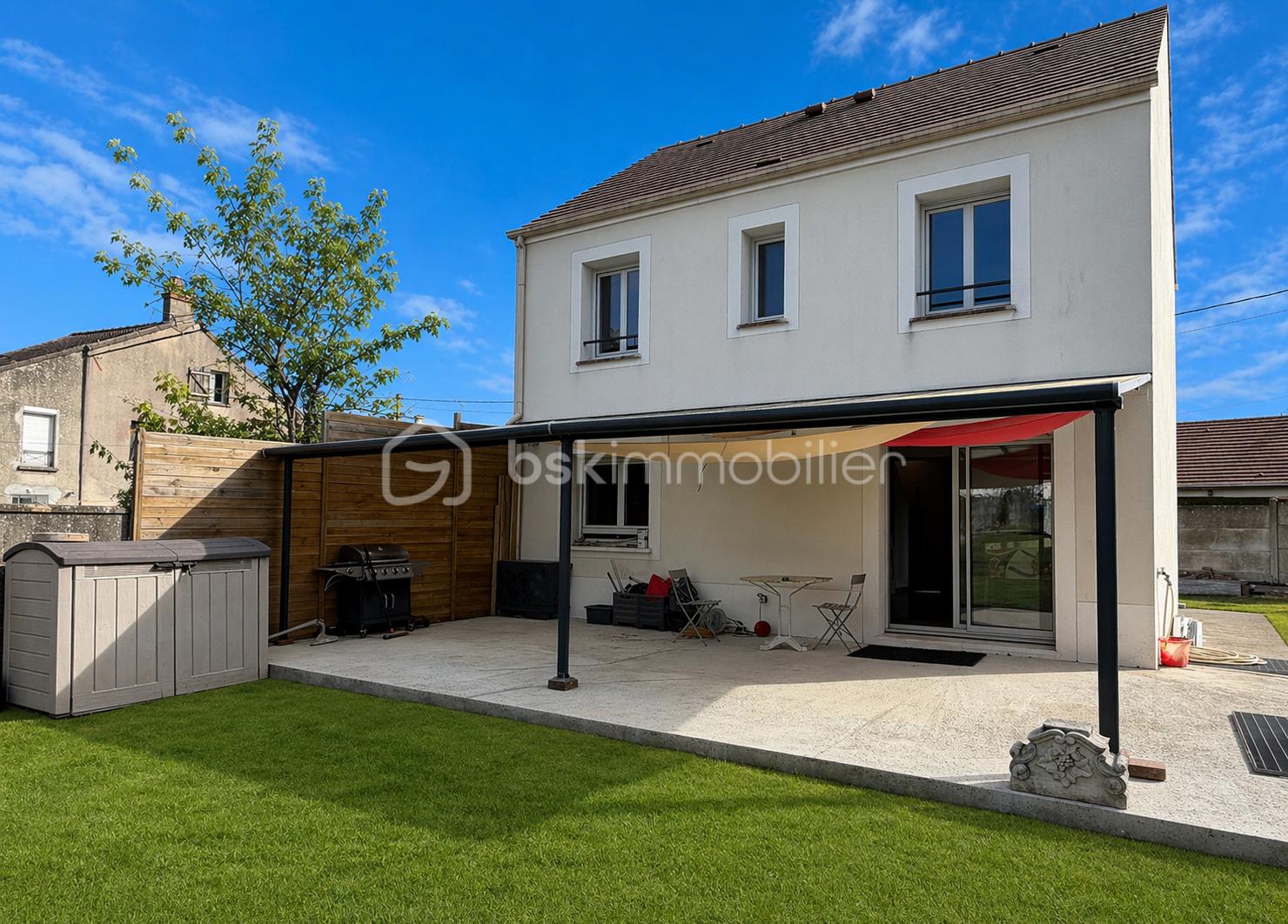 Maison 5 pièces 227 m² · à Montceaux-les-Meaux · 227 m² · 299 900 €