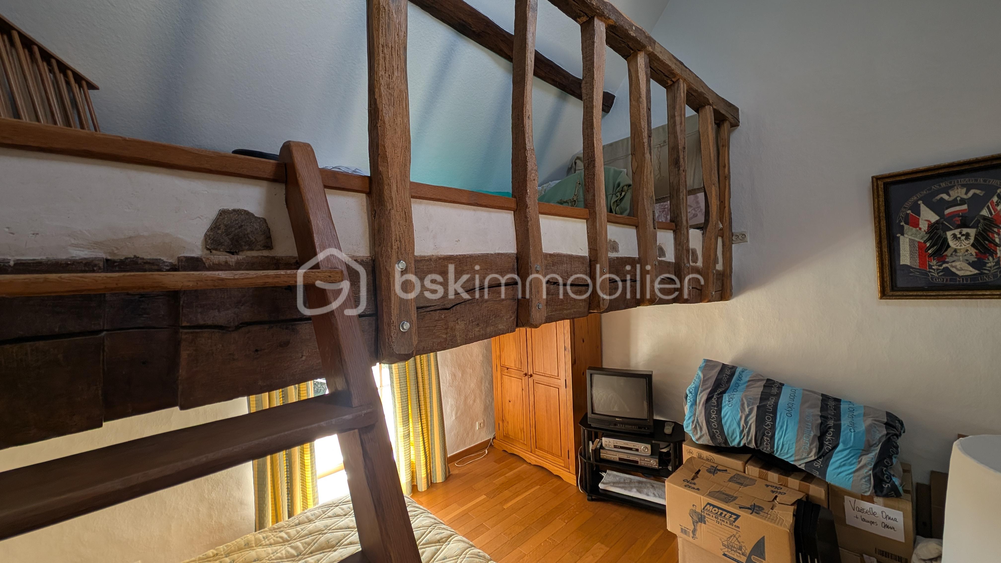 Maison en pierre de 210 m² - PXL_20250729_091001460.jpg