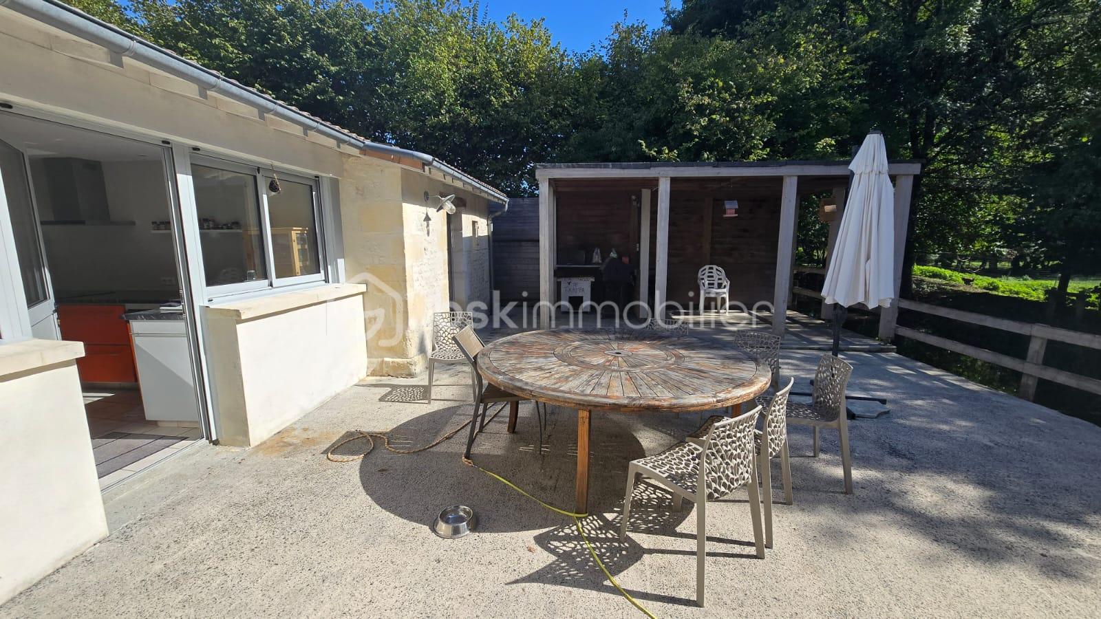 Maison de 531 m² - terrasse.jpg