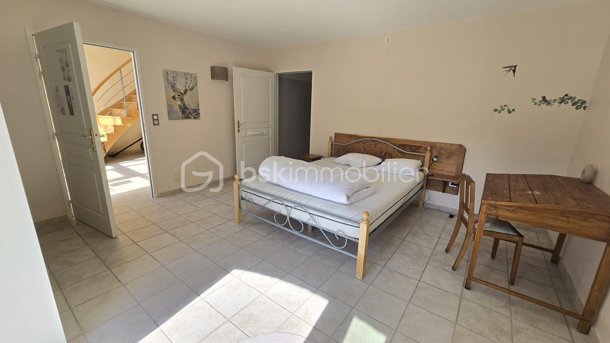 Maison de 531 m² - chamre hote.jpg