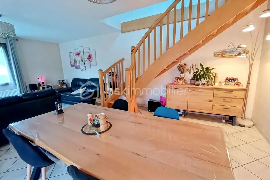 Maison de 150 m² - hoqi-f234c07b7e2e444d95b64dec67391cce.jpg