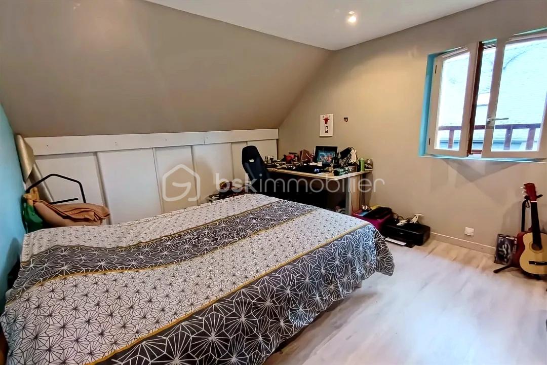 Maison de 150 m² - hoqi-93ea95436b8749c381cc168ef4908620.jpg