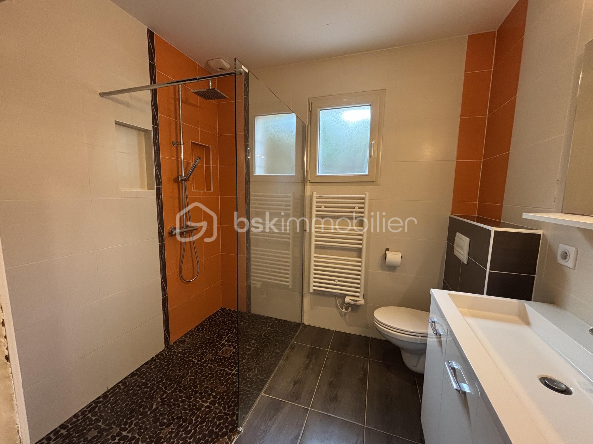 salle de bain RDC.jpeg