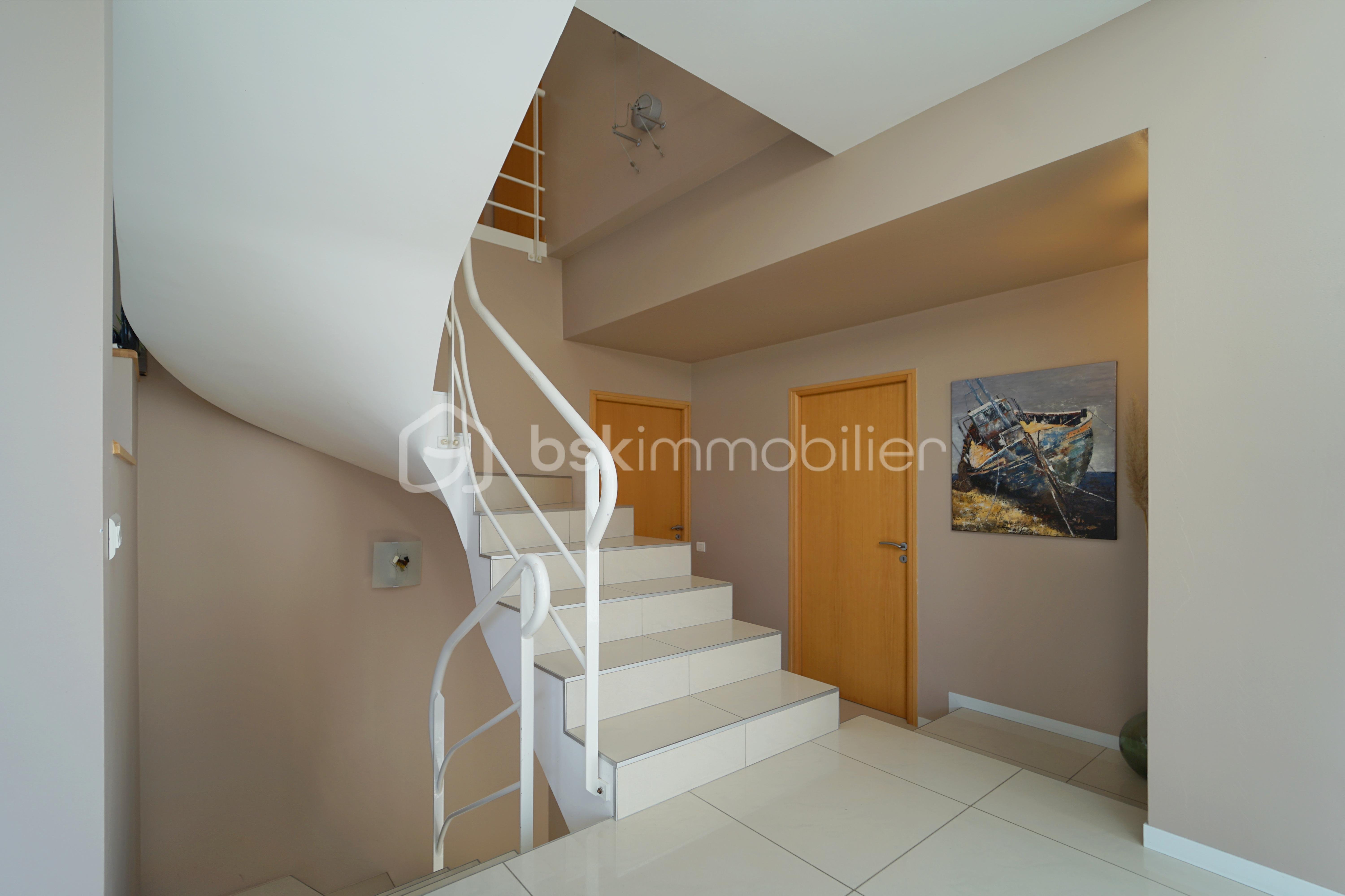 Demeure de 234 m² - escalier .JPG