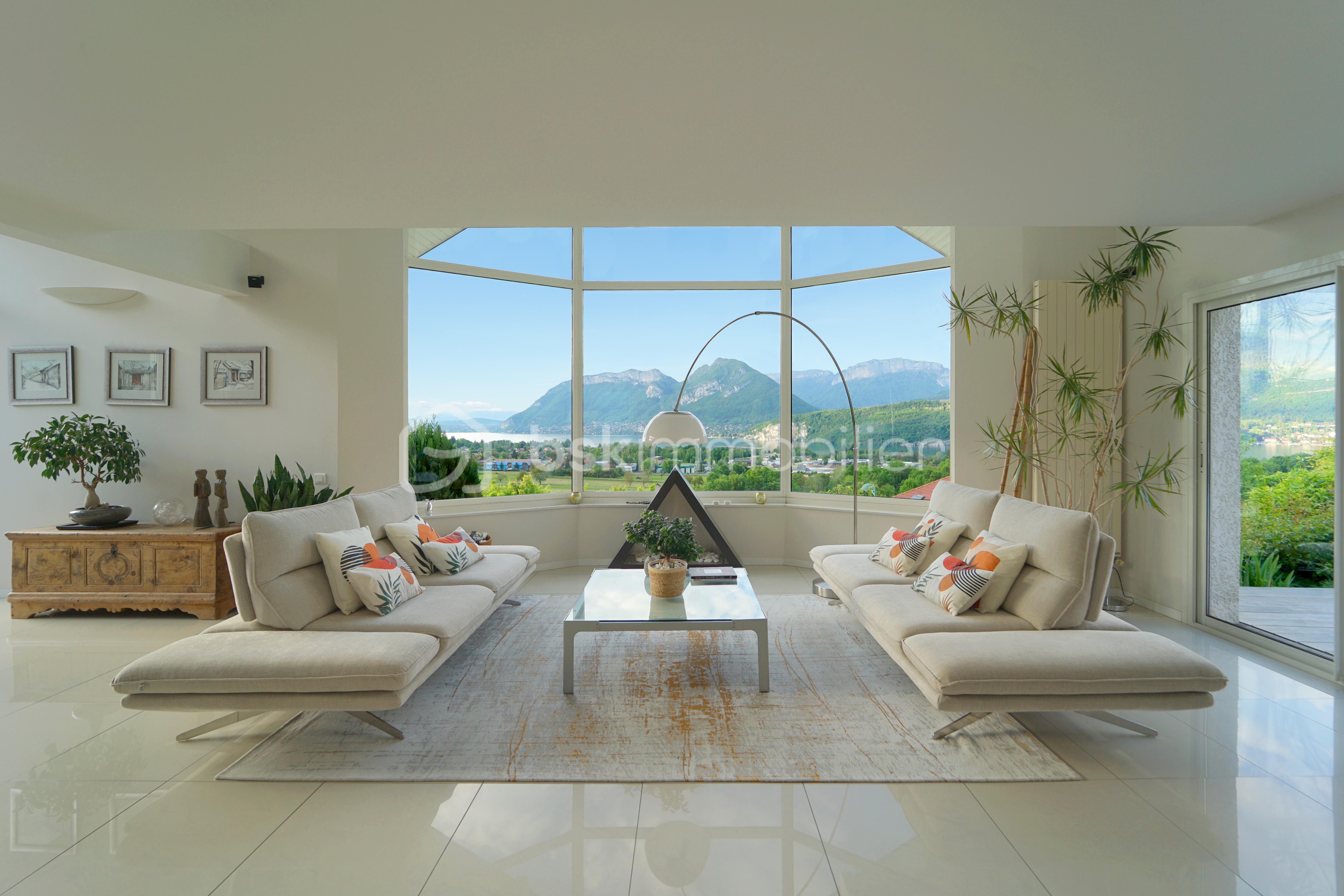 Demeure de 234 m² - salon.JPG