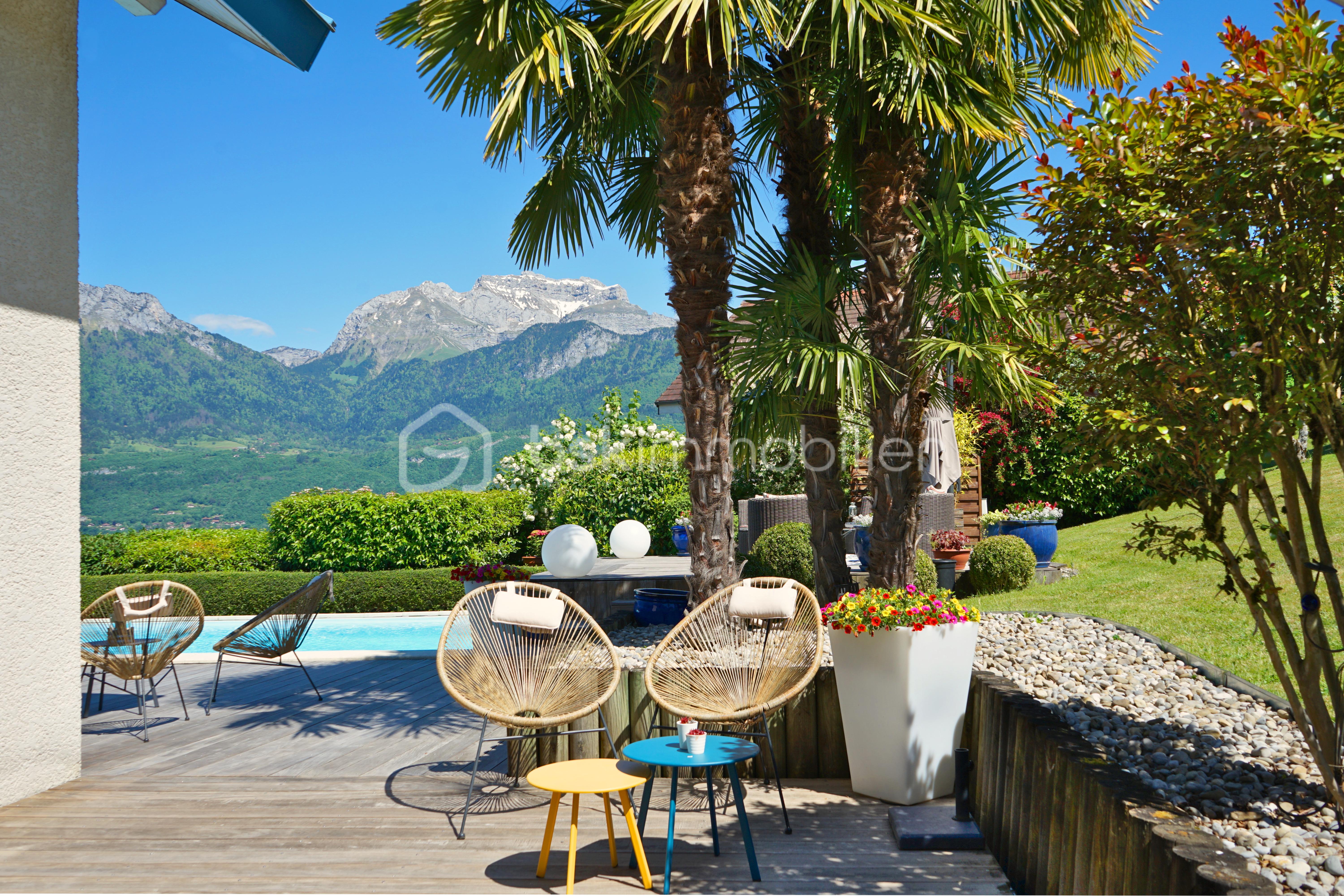 Demeure de 234 m² - fauteuils .JPG