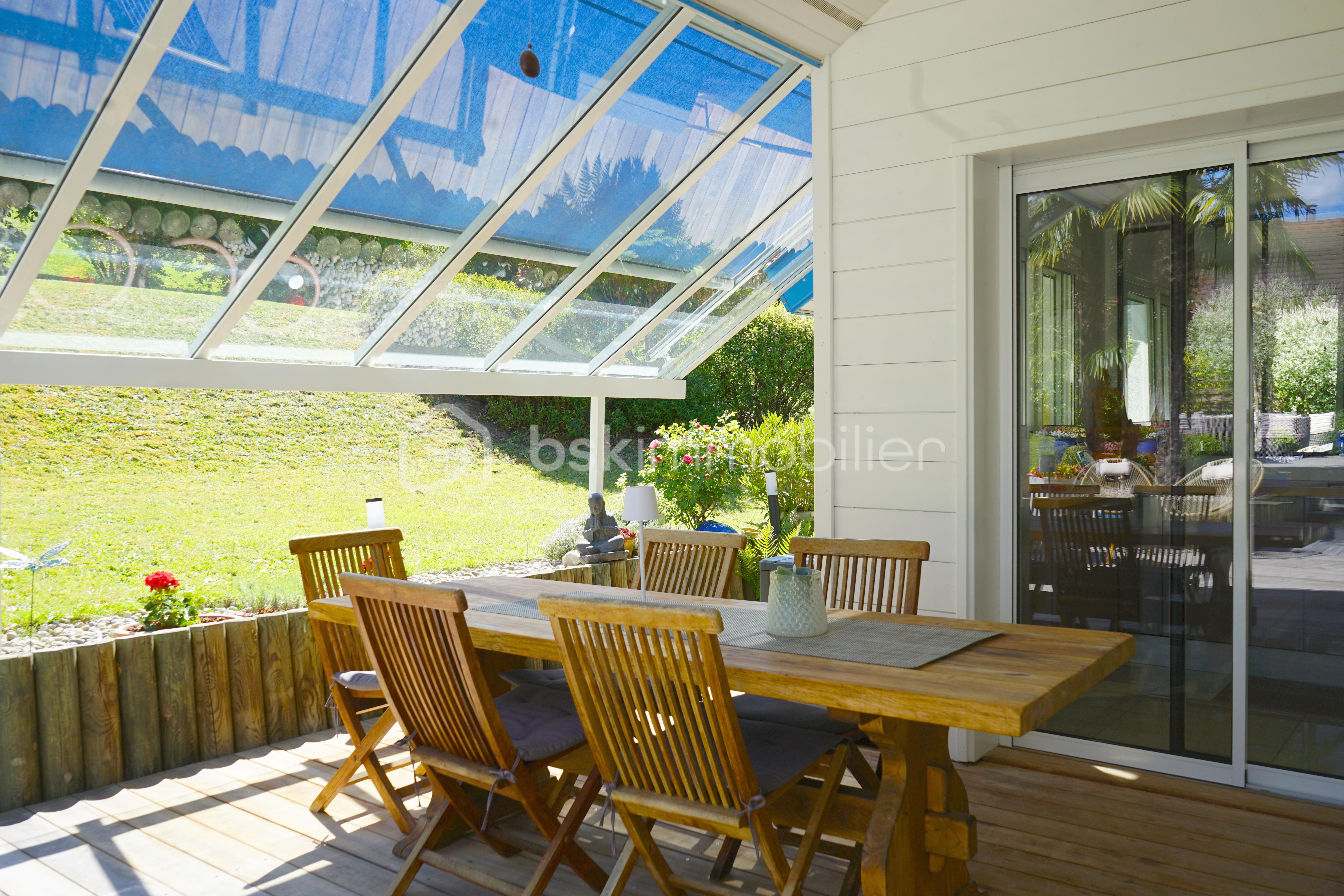 Demeure de 234 m² - terrasse abrite.JPG