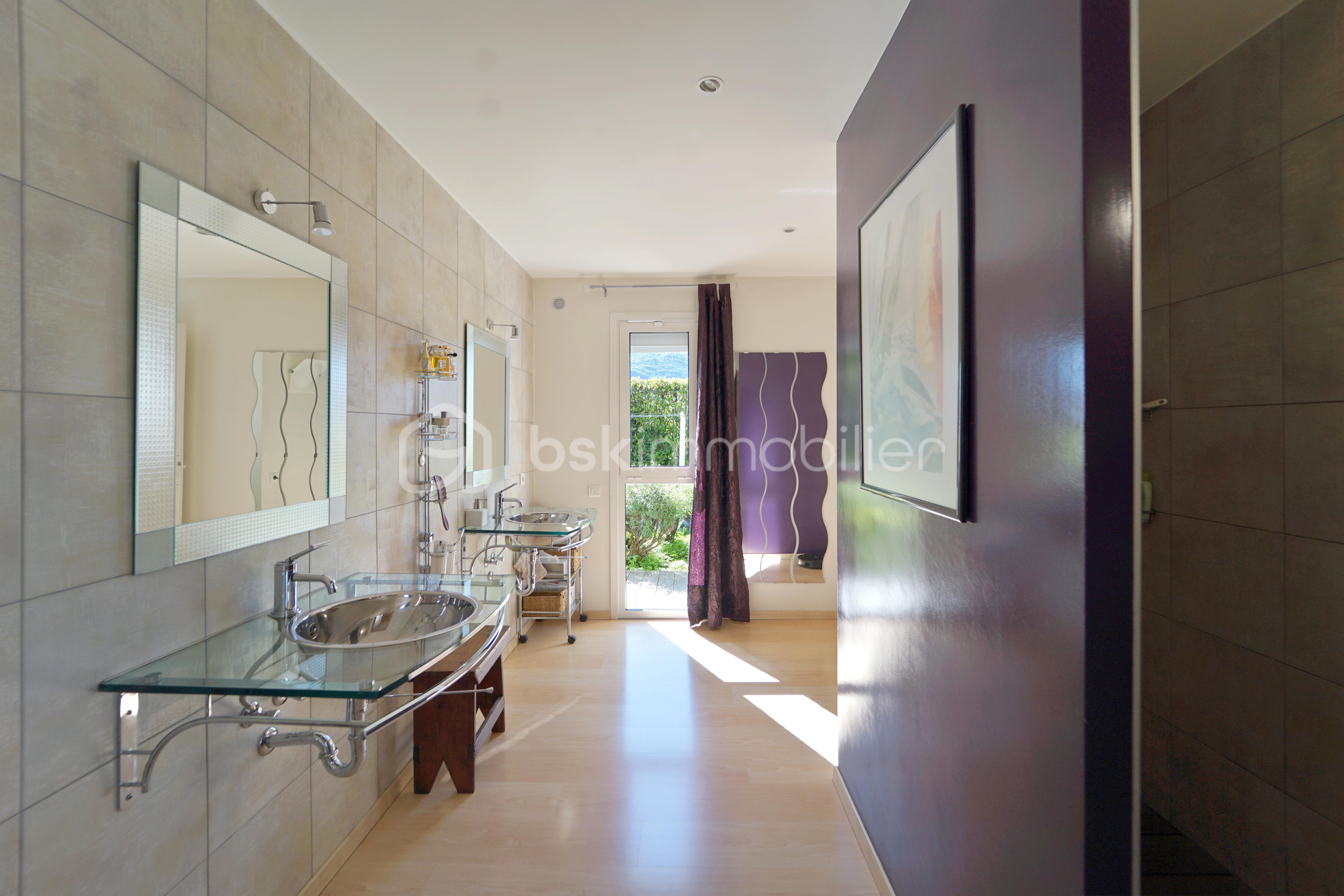 Demeure de 234 m² - sdb suite.JPG