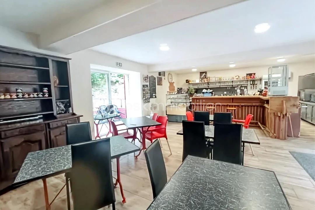 Maison de 240 m² - hoqi-531992b7e6ab4c4fae57cbf94a0cfb96.jpg