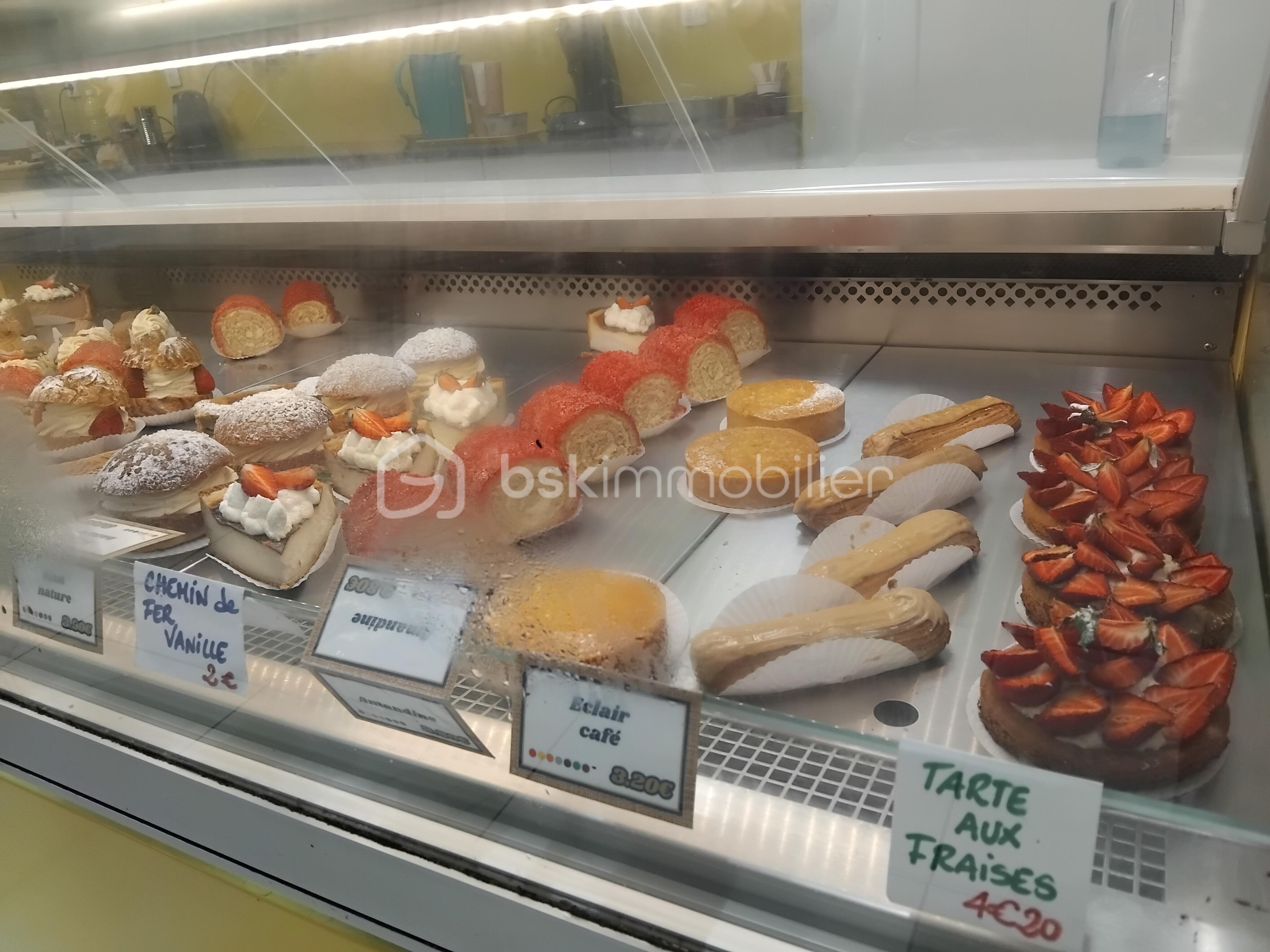 Fonds de commerce - vitrine gateaux.jpg