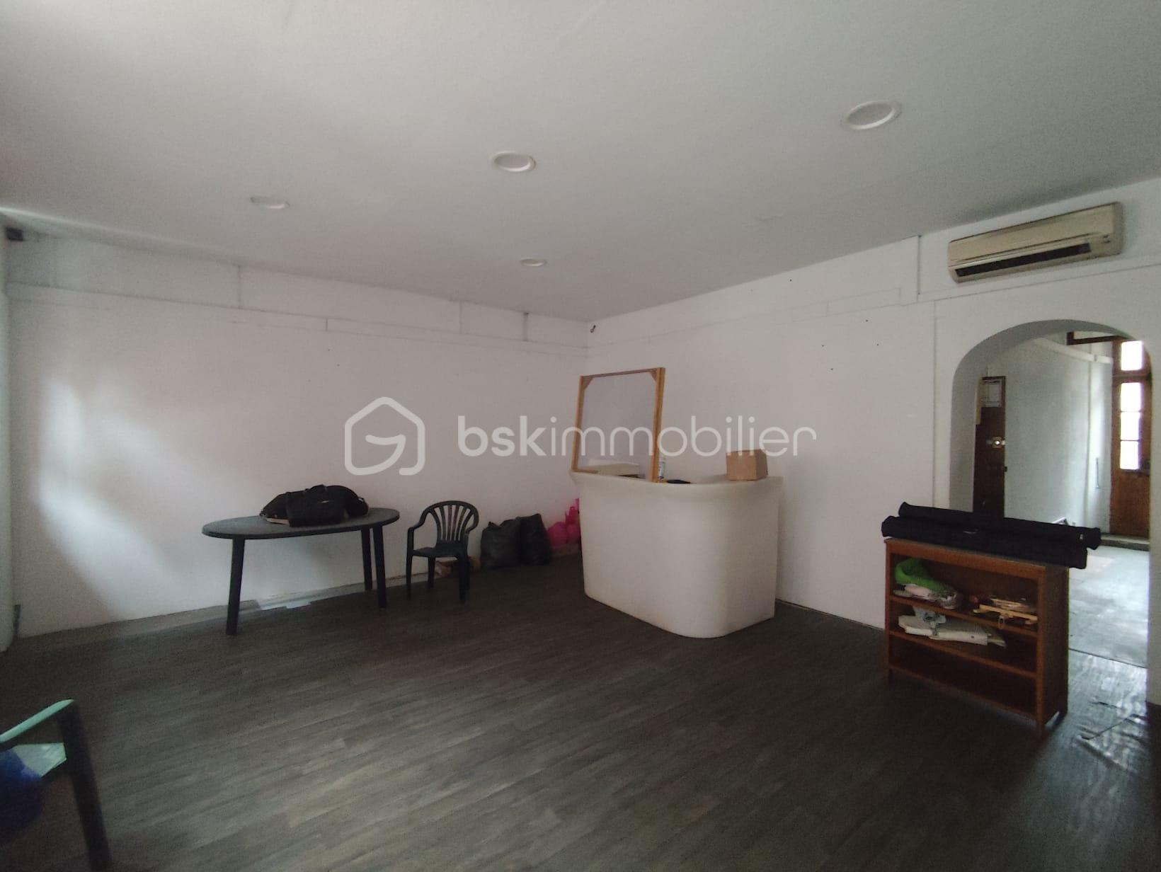 Immeuble mixte de 450 m² - WhatsApp Image 2026-01-28 at 07.33.48 (1).jpeg