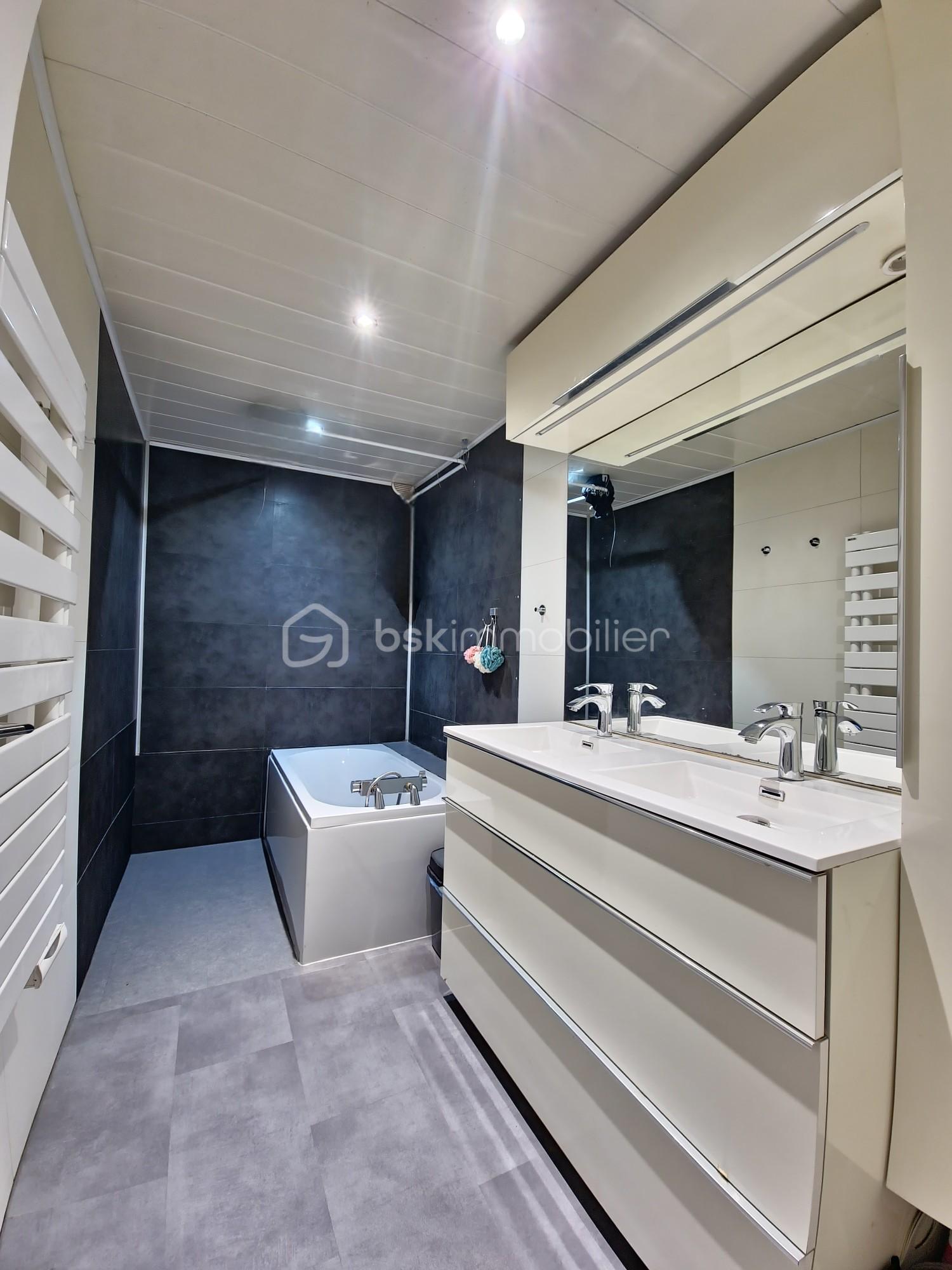 Maison de 99 m² - K salle d'eau.jpg