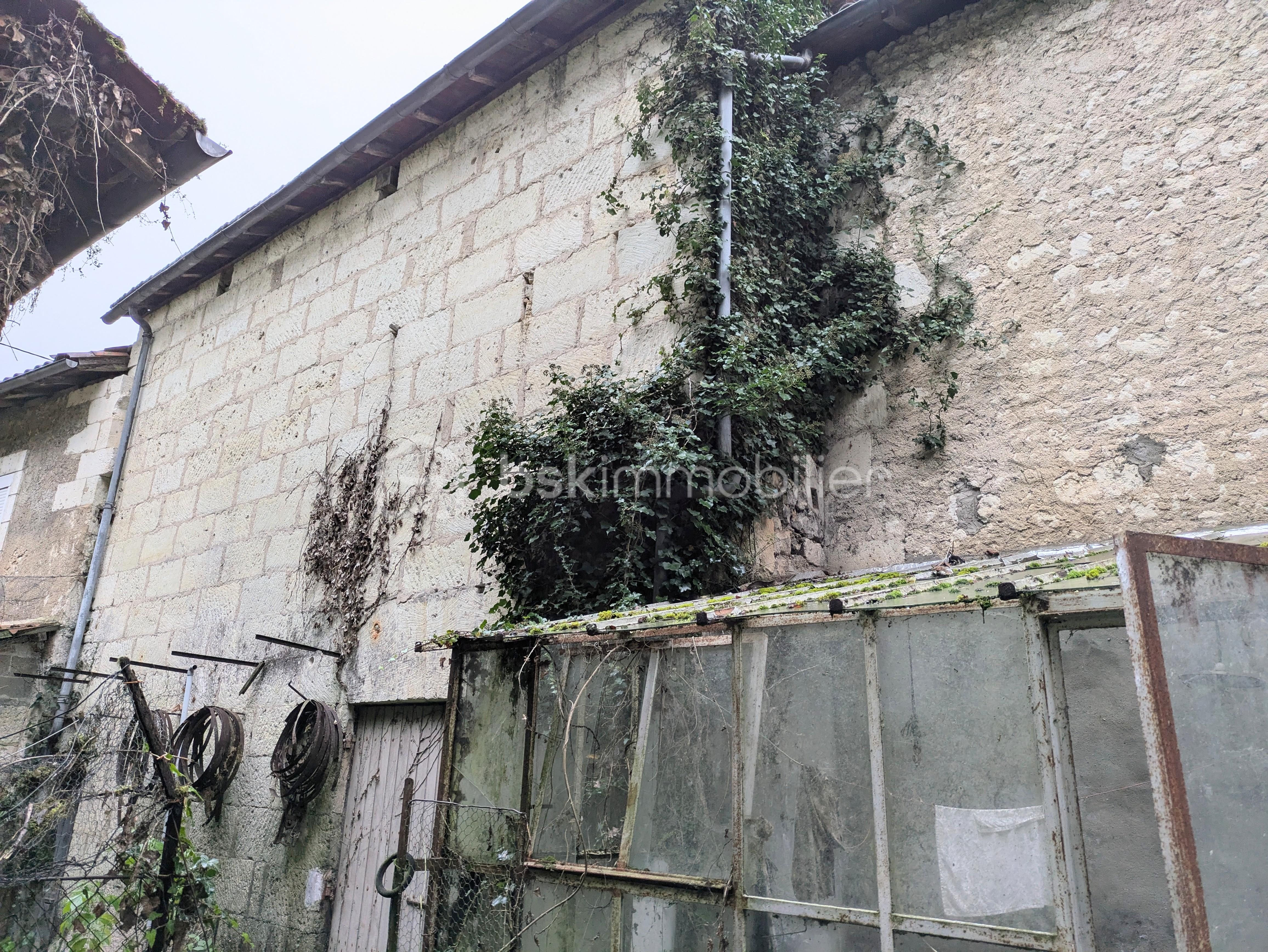 Maison 4 pièces 84 m² · à Saint-Aulaye · 84 m² · 40 000 €