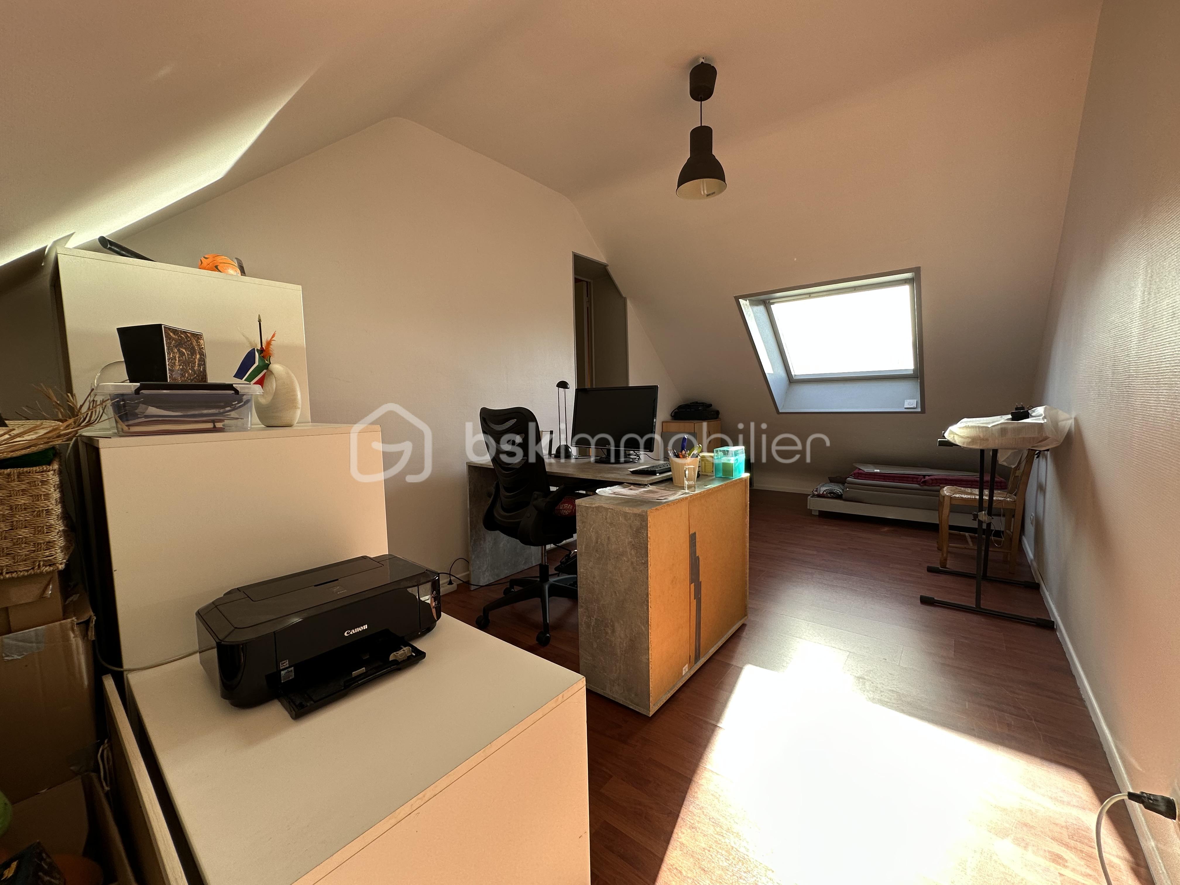bureau.jpg