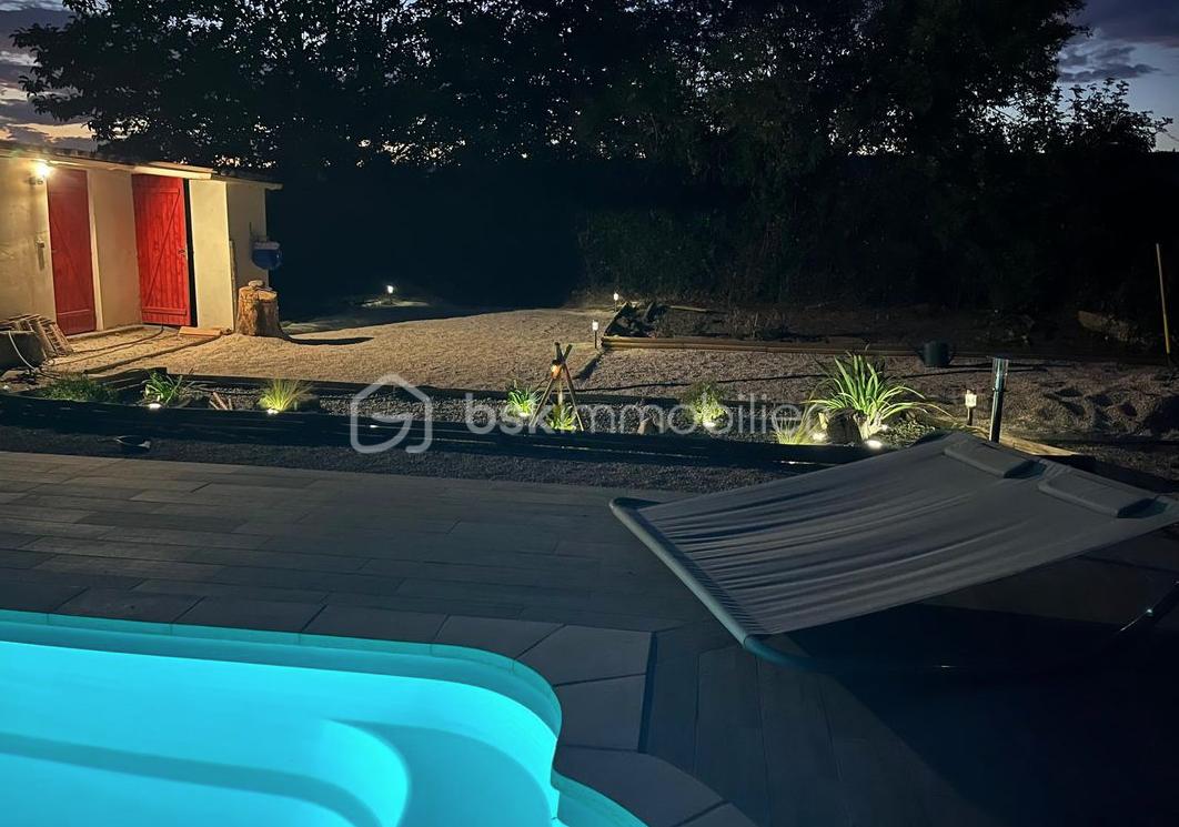 Maison de 110 m² - Piscine nuit.png