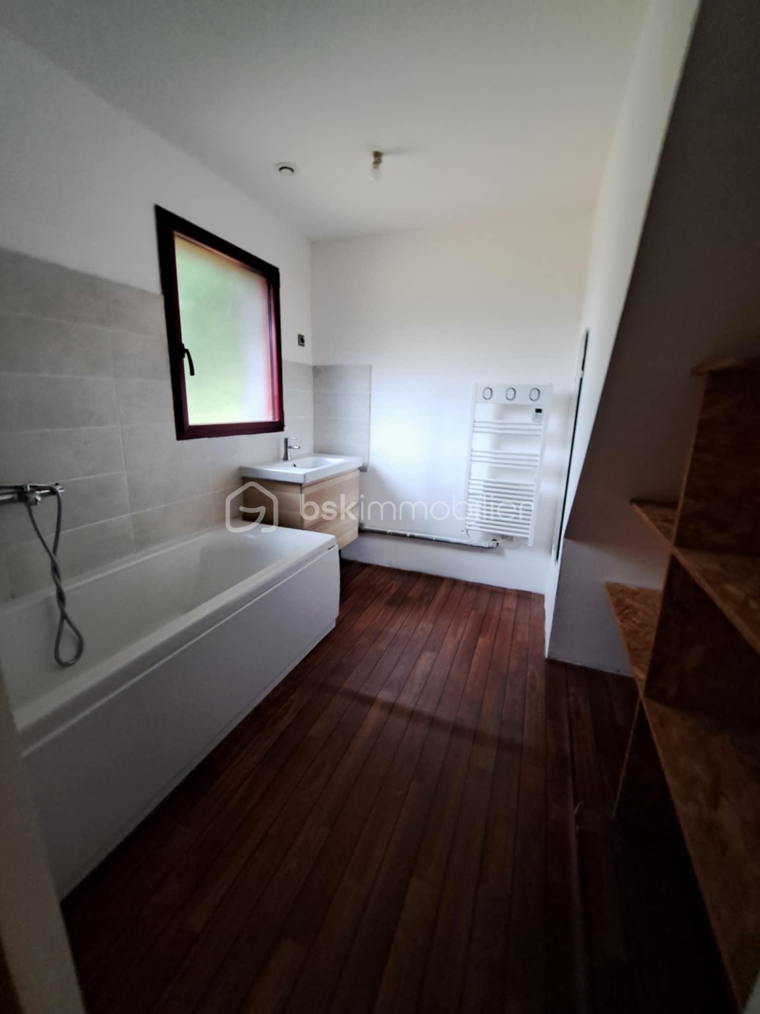 Maison de 114 m² - 57fb455a-b2c3-4148-bb23-eb8abc8963ef.jfif