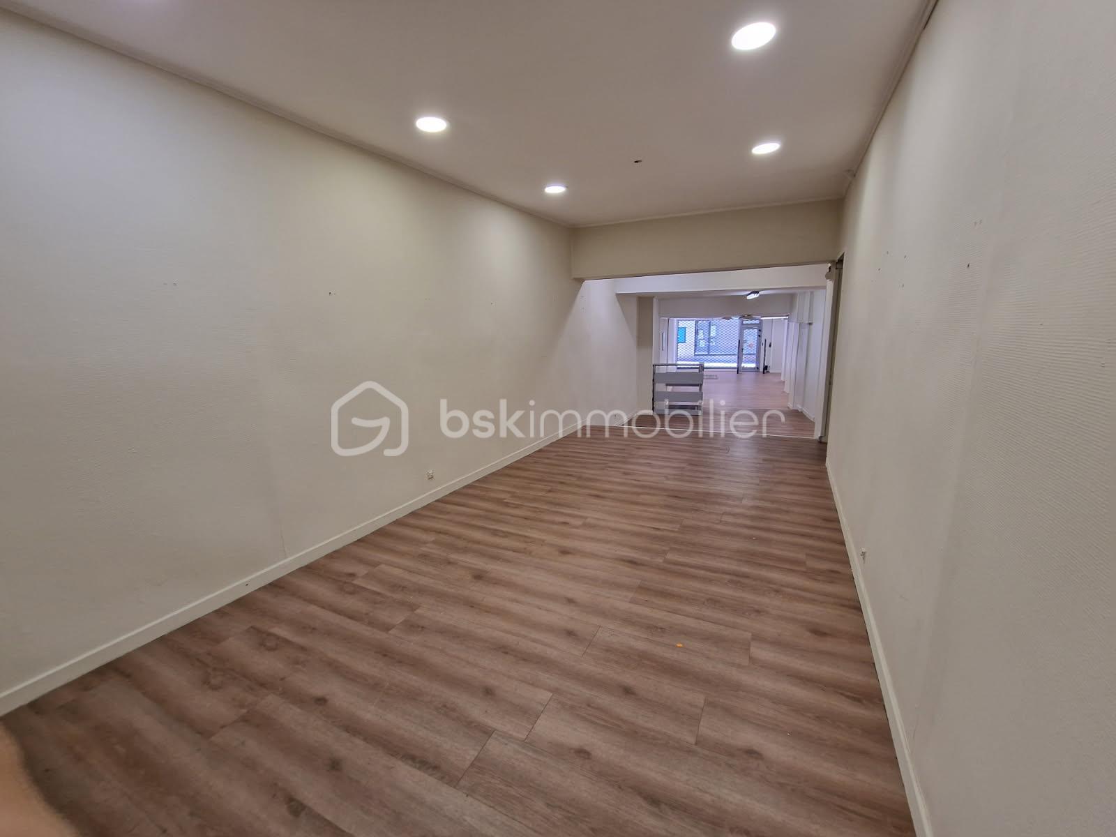 Local d'activités de 217 m² - image0000011-1.jpg