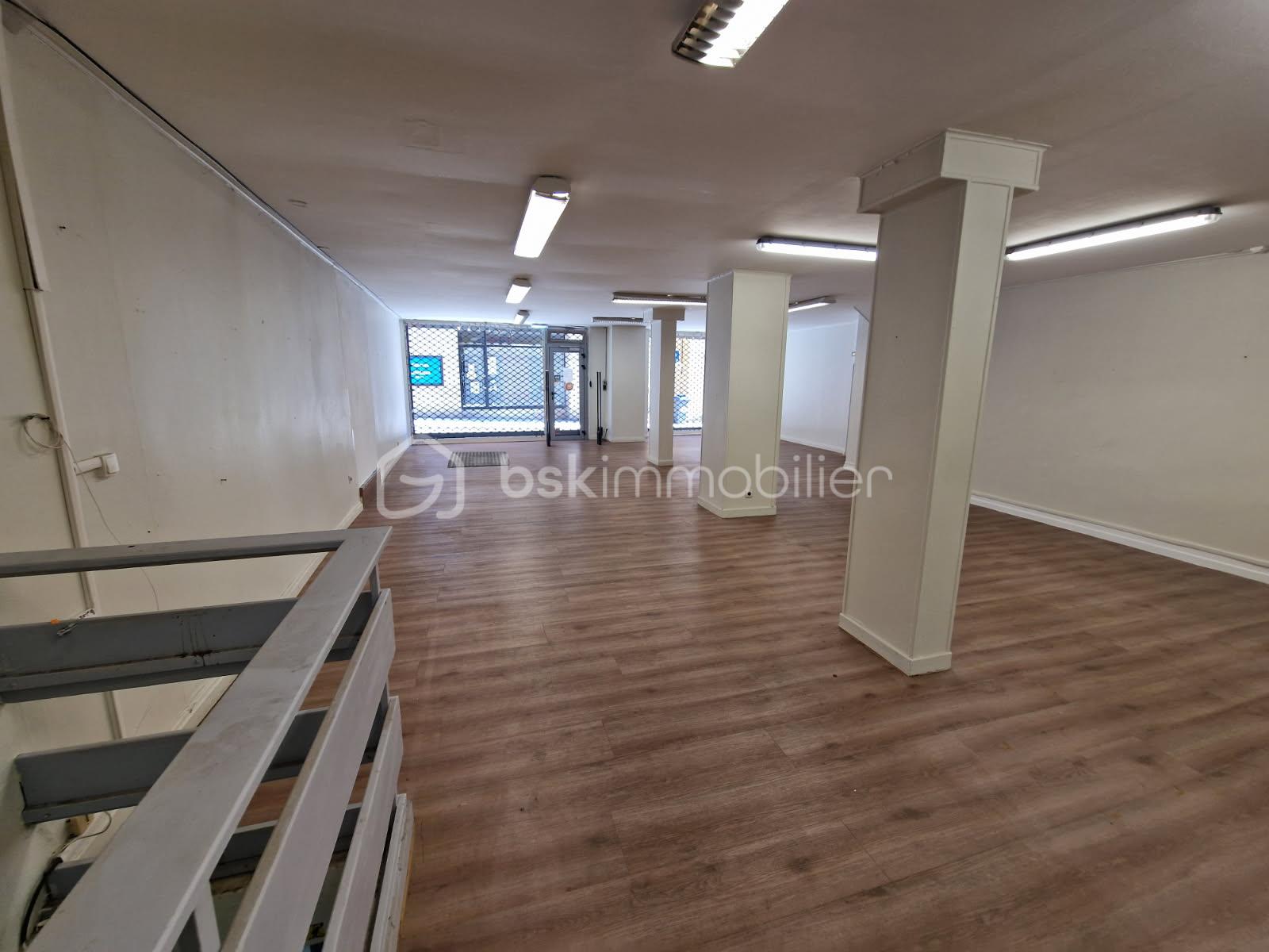 Local d'activités de 217 m² - image0000021-1.jpg