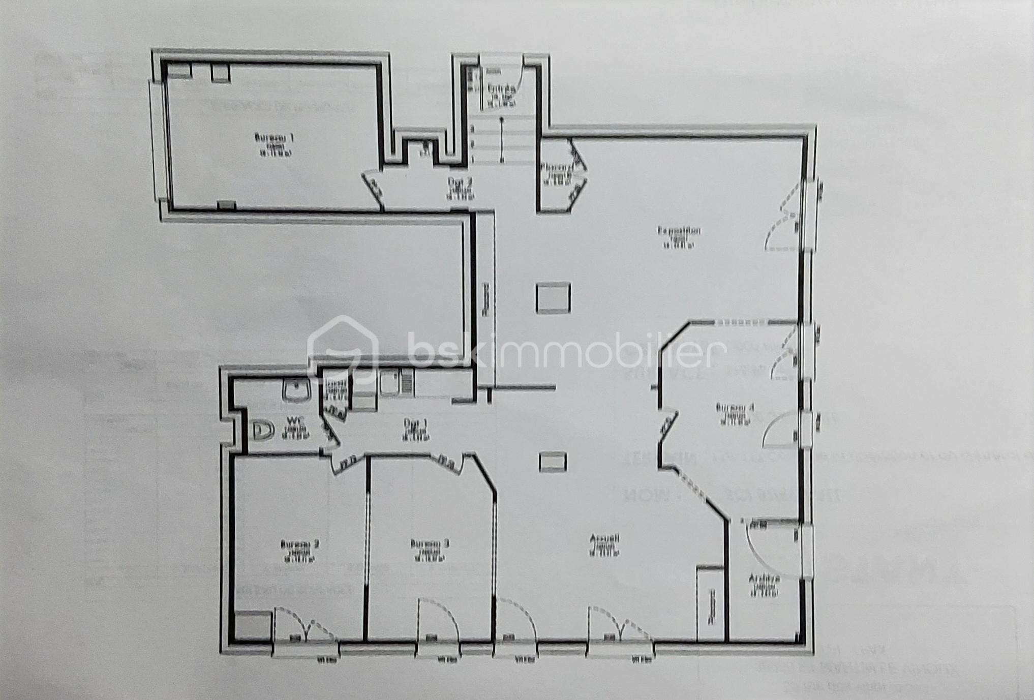 Bureau de 116,48 m²