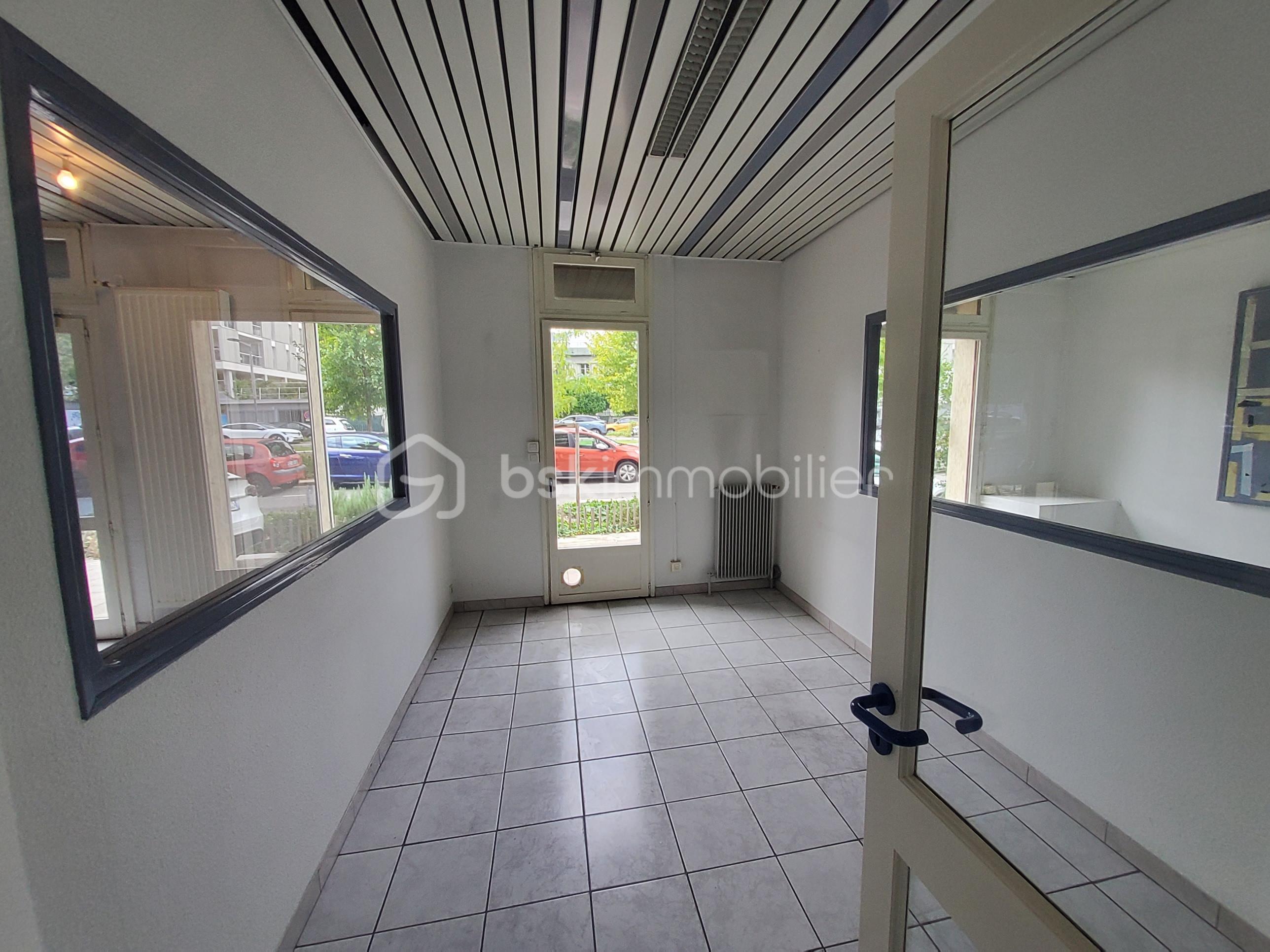 Bureau de 116,48 m² - 20250909_142655.jpg