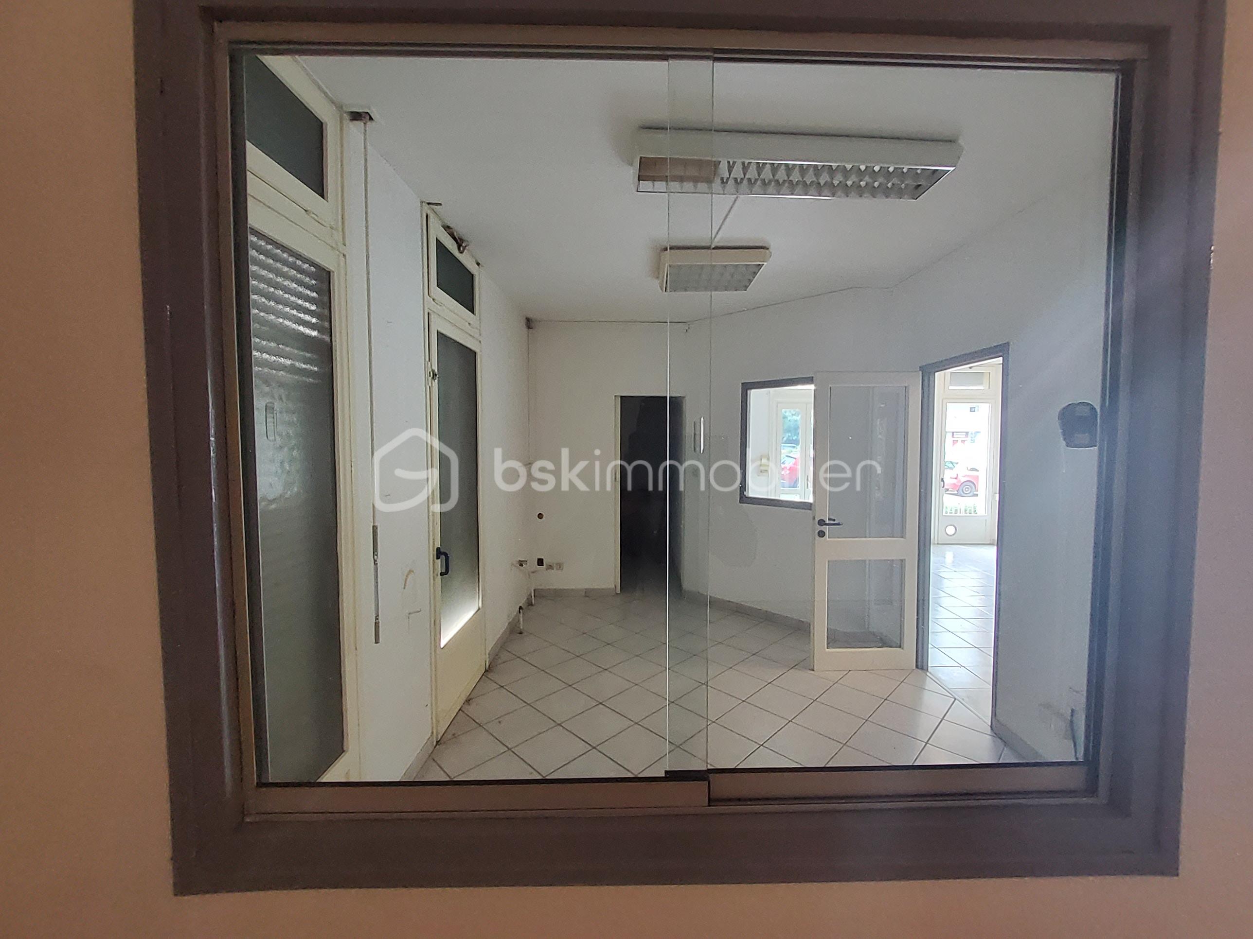 Bureau de 116,48 m² - 20250909_142744.jpg