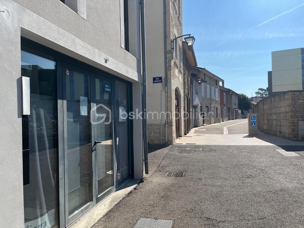 Local d activites de 24,52 m² - IMG-20250729-WA0028(1).jpg