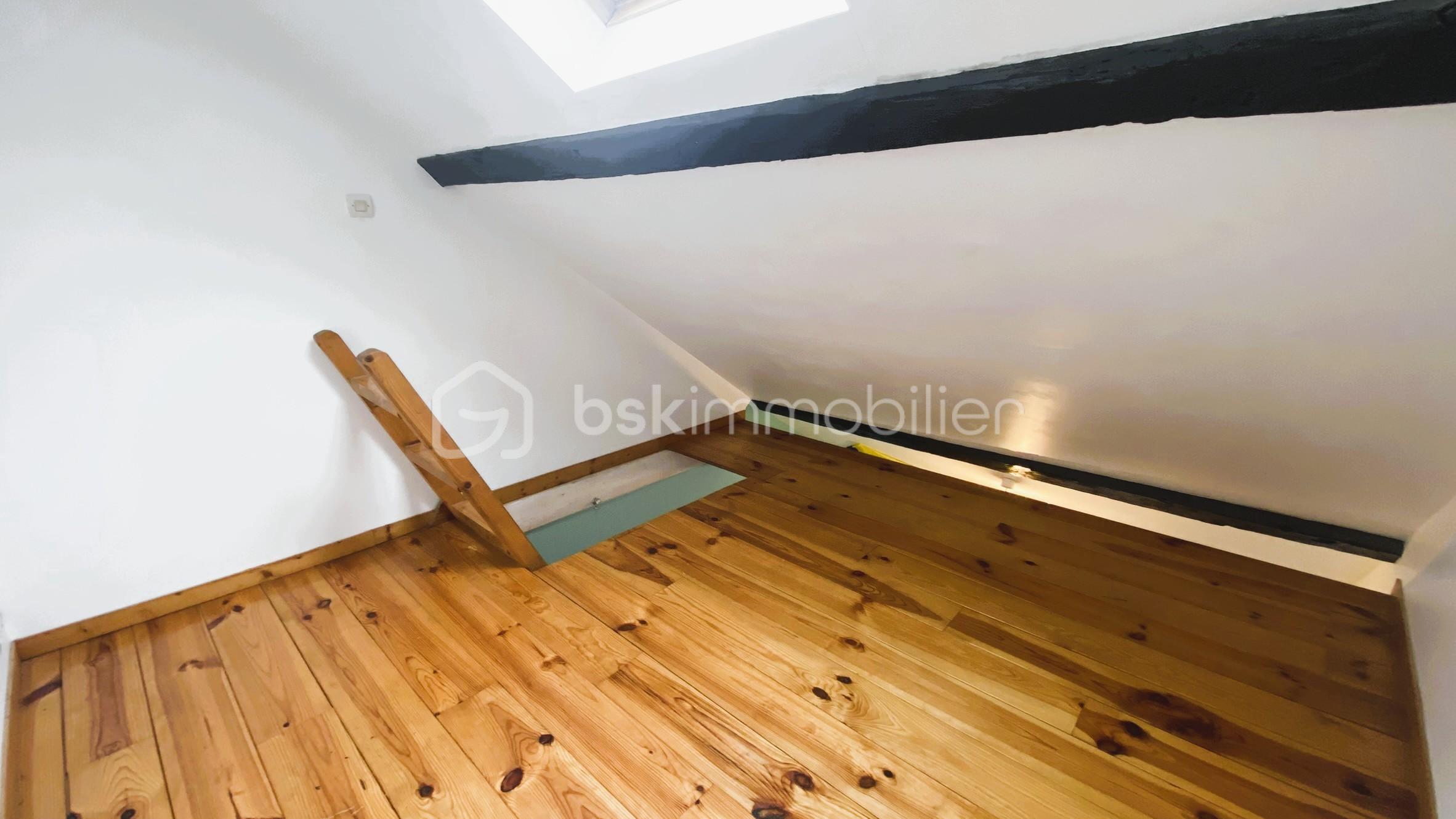 Maison ancienne de 200 m² - etage2_chb_gd_mezza.JPEG