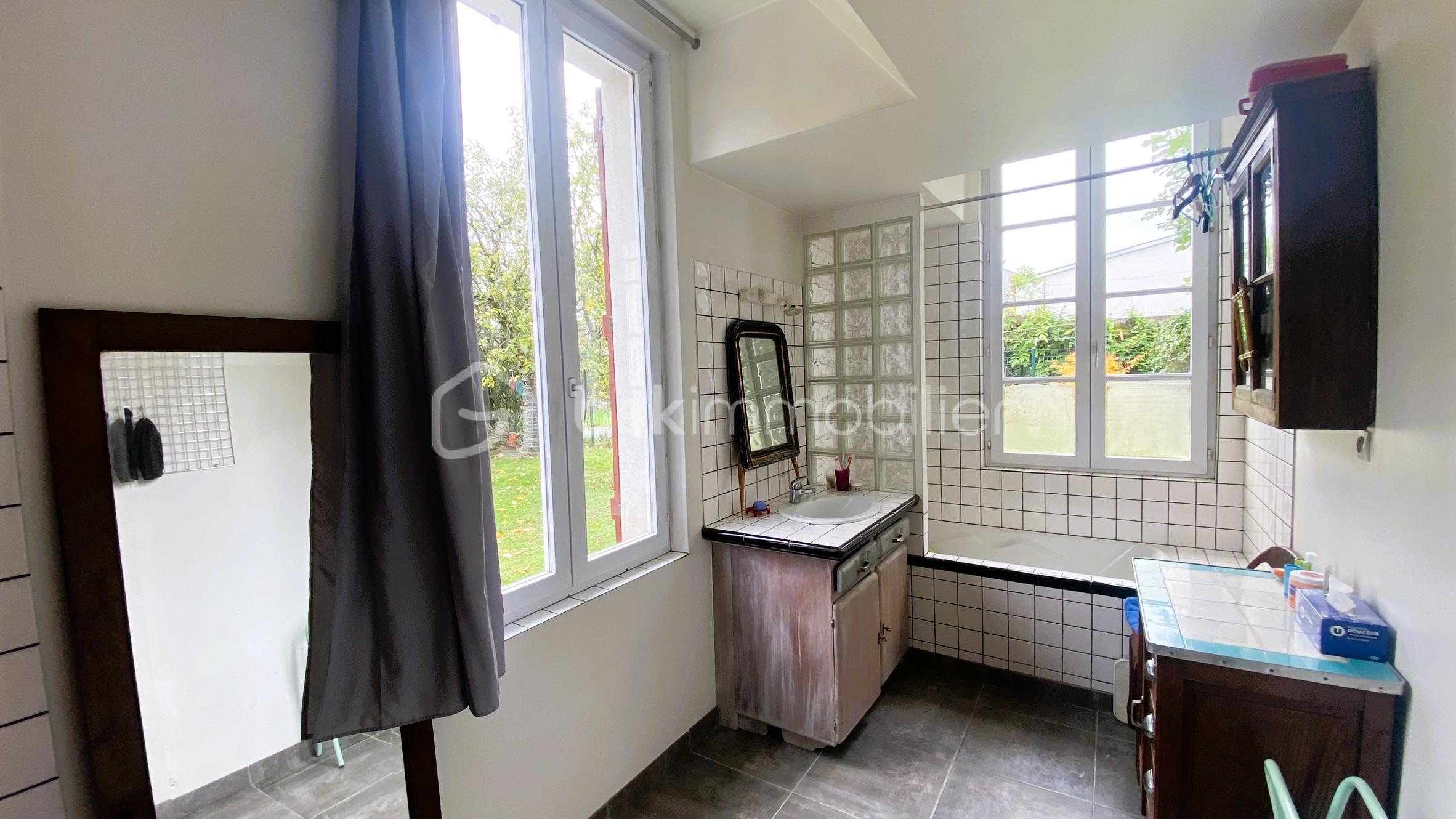 Maison ancienne de 200 m² - sdb.JPEG