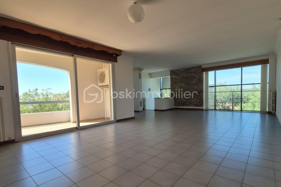 Maison d architecte de 309,46 m² - Salon 3.jpg