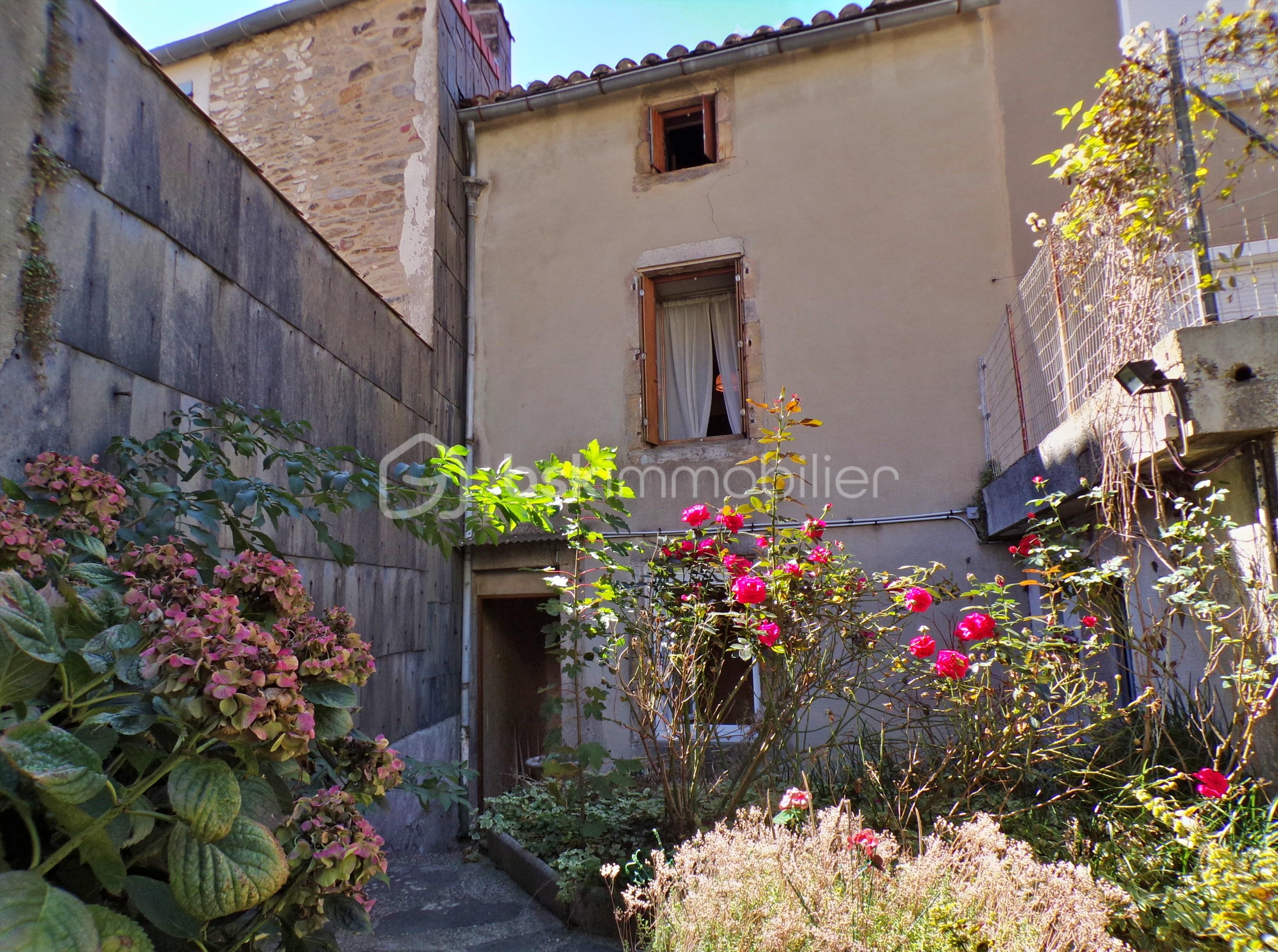 Maison 5 pièces 125 m² · à Labastide-Rouairoux · 125 m² · 65 000 €