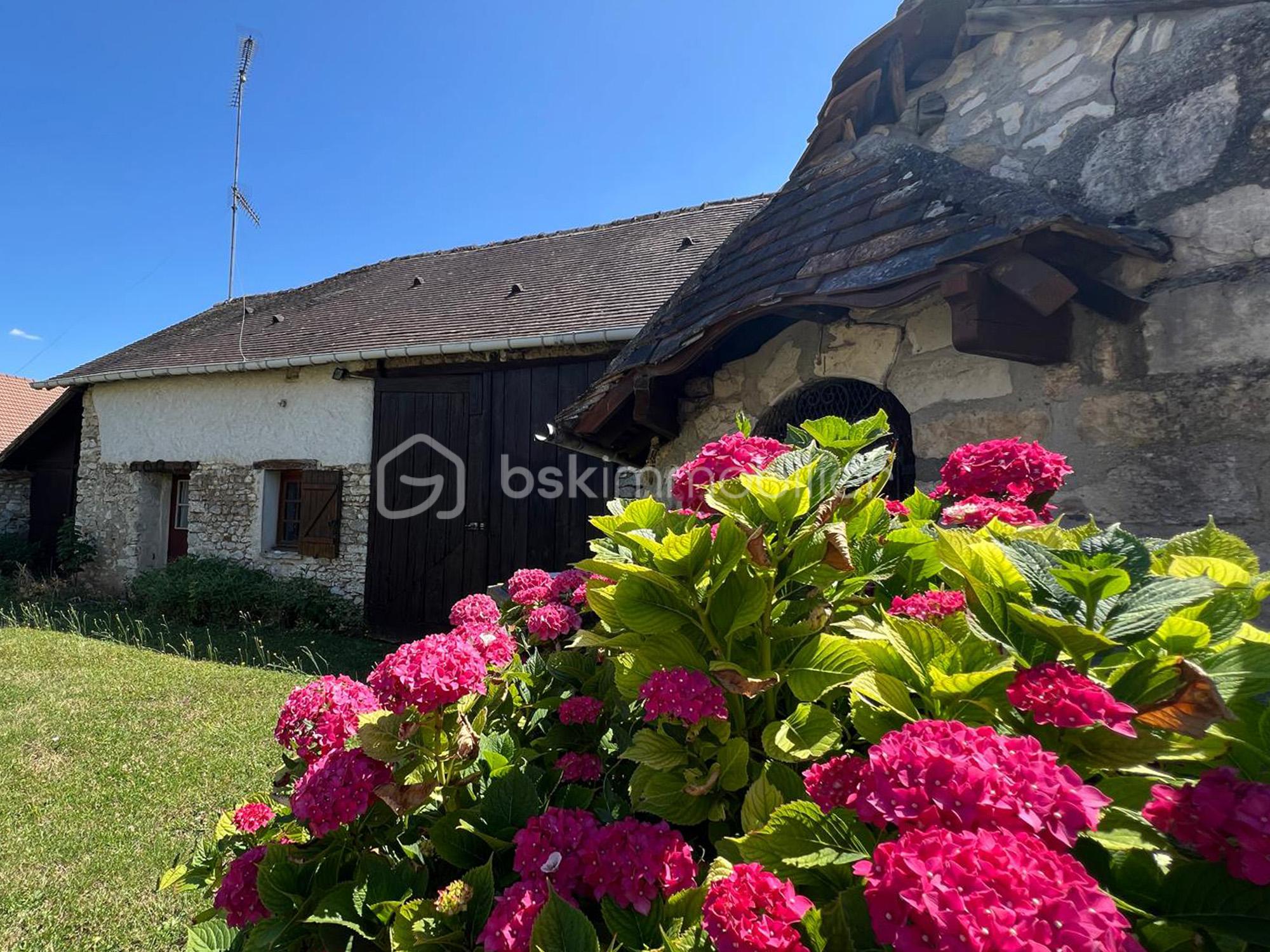 IMMOBILIER HOUDAN CELINE VAN DE WALLE BSK IMMOBILIER 4.jpg