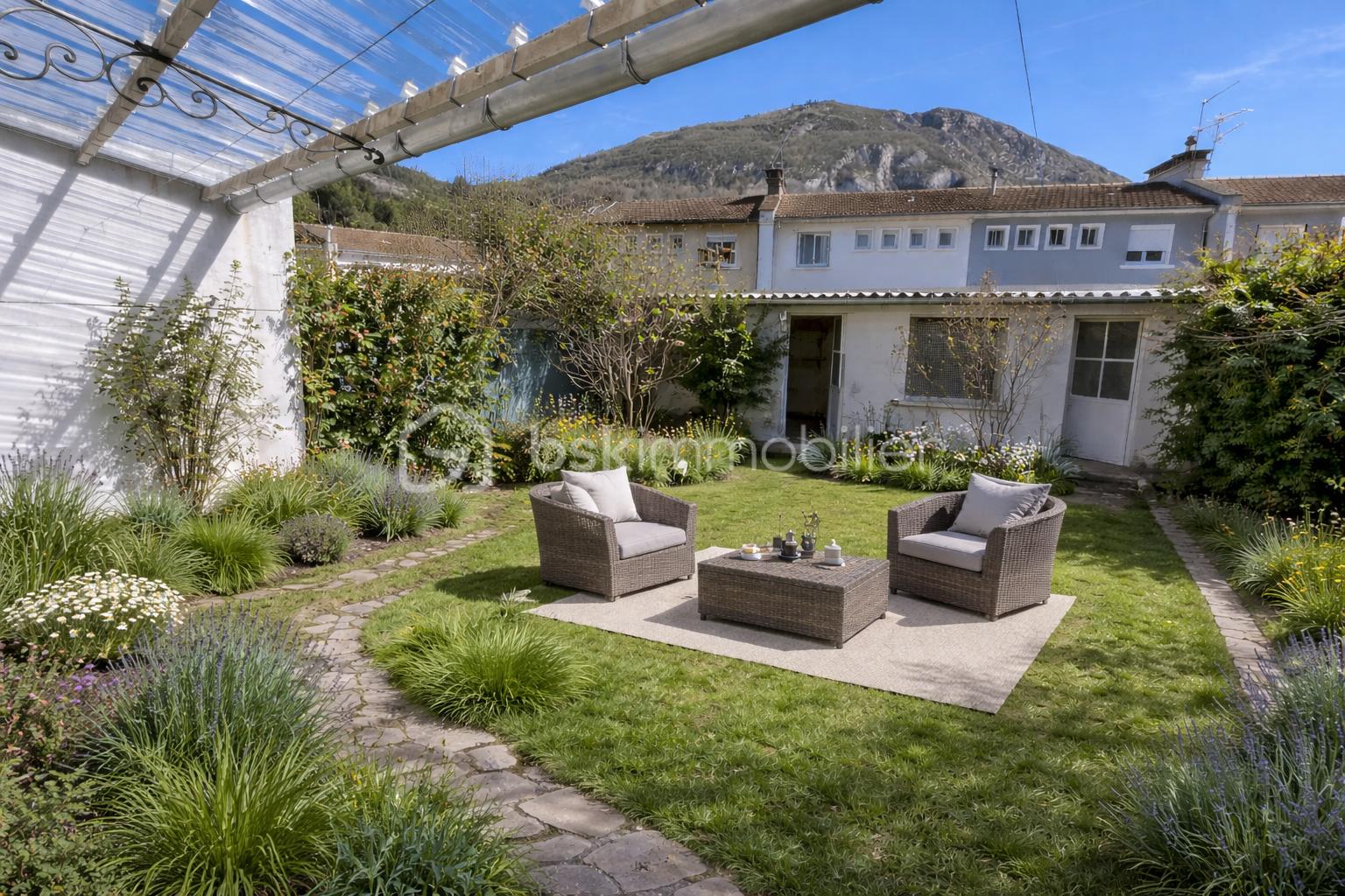 Jardin simplifié avec mobilier en osier.png