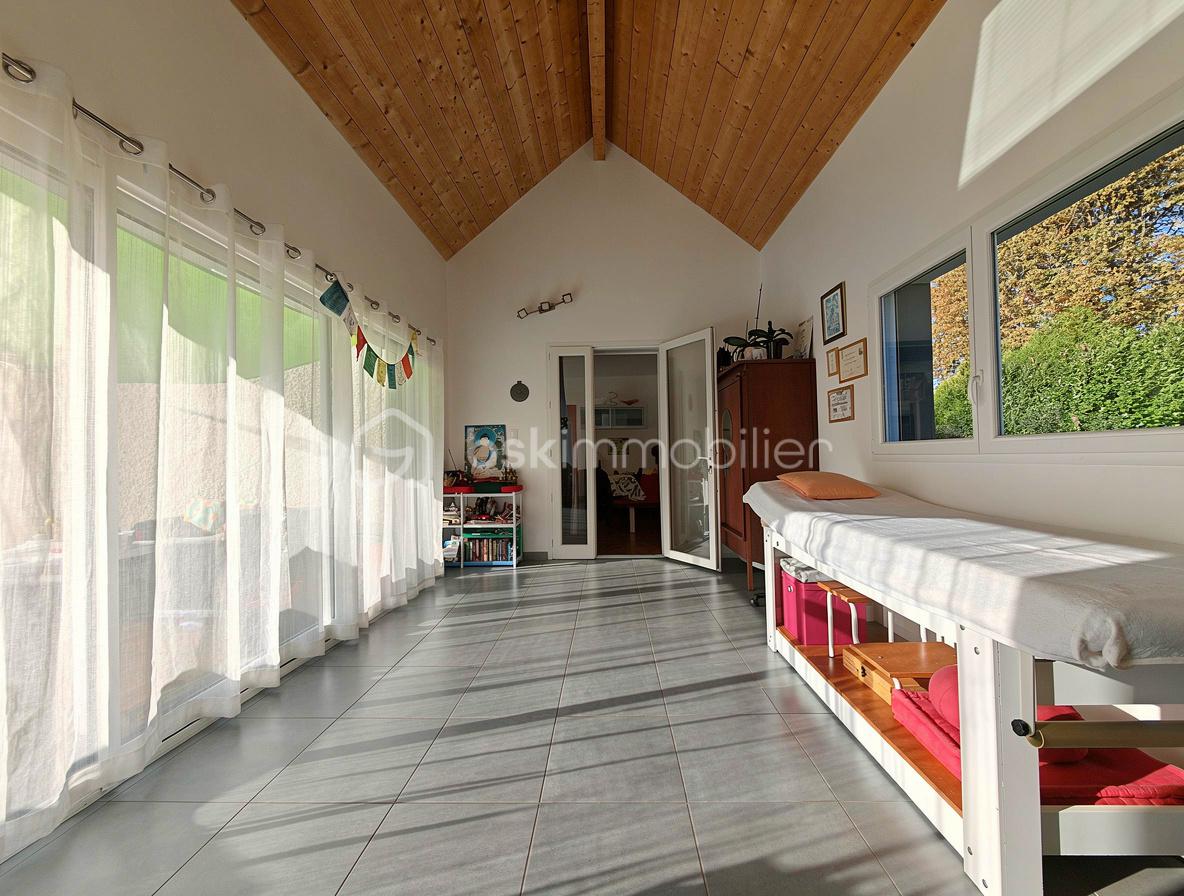 Espace Méditation complètement sans inverse SANS table et chaises.jpeg