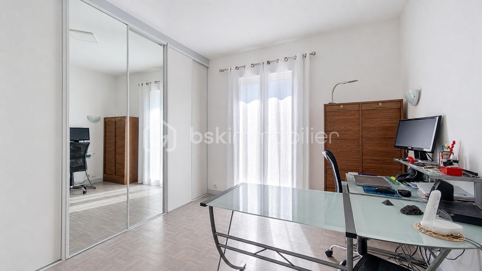 Bureau IAD anonymisé et légèrement modifié (classeur en -).png