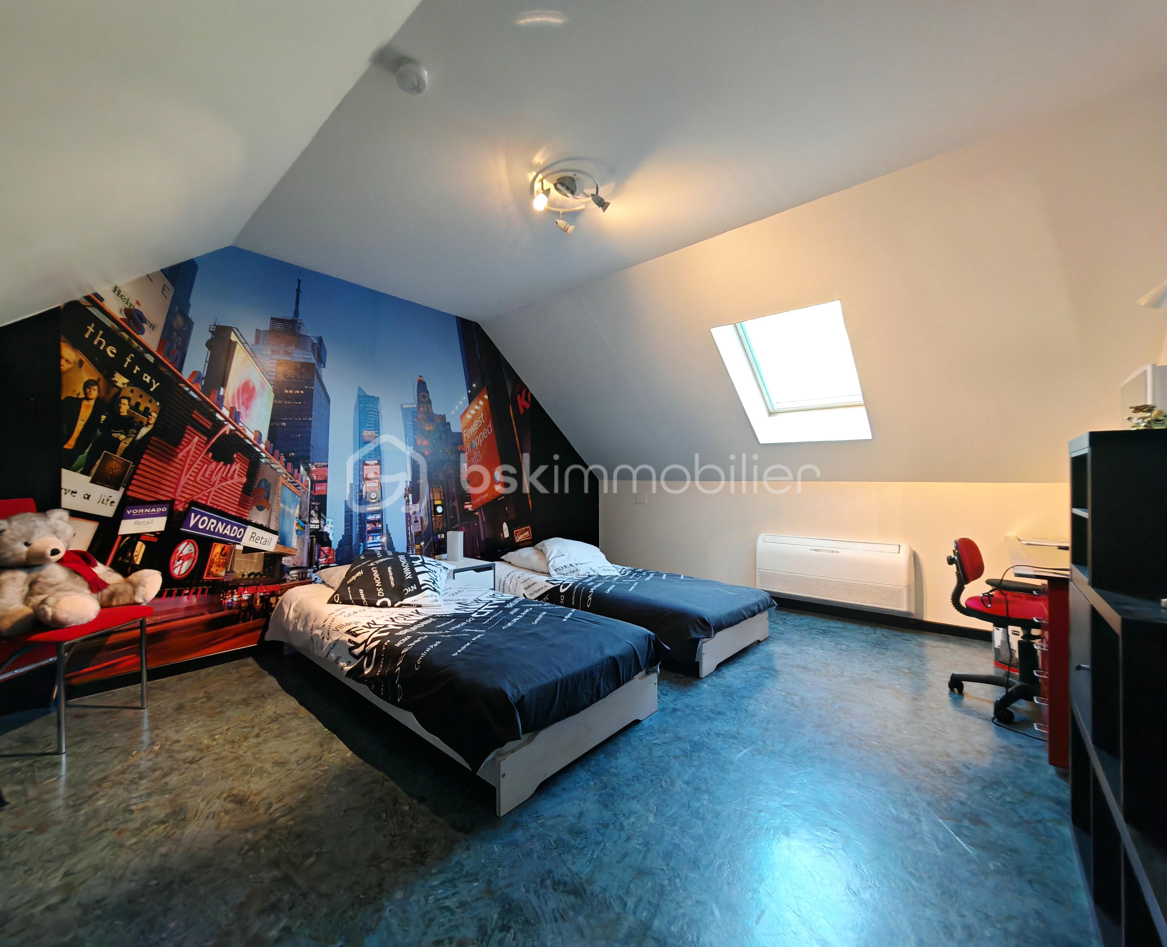 Chambre bleue Haut 01 recadrée et légèrement éclaicie.jpg
