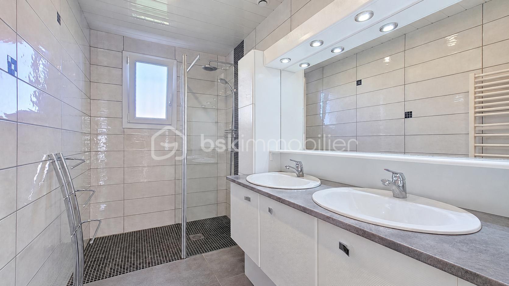 Salle d'eau bas depuis IAD ++ à utilisé.png