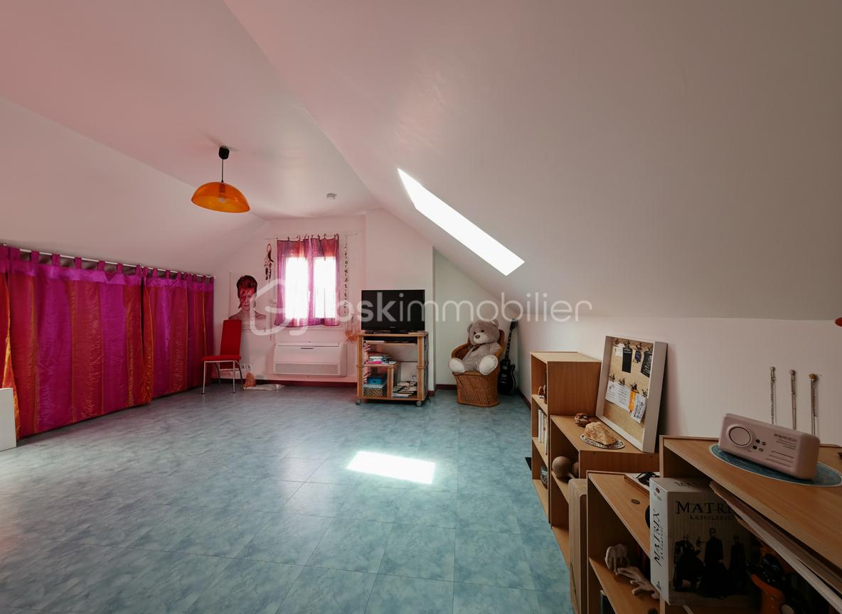 Chambre rose Haut sans lit 01.jpg