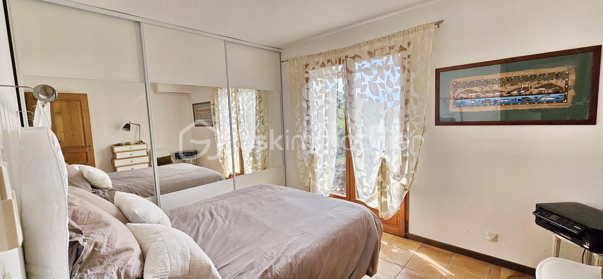 Maison de 246 m² - E.jpg