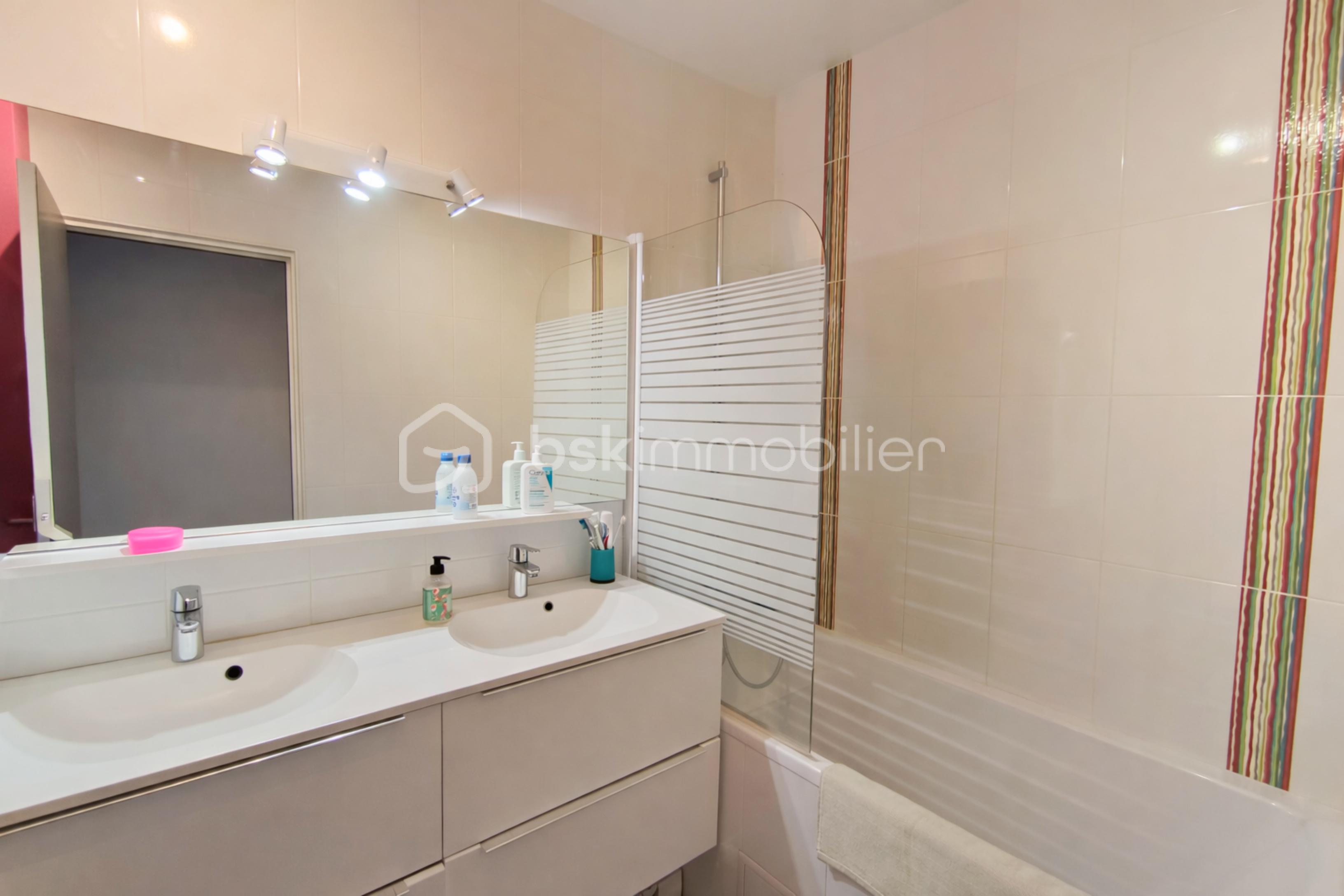 Appartement de 112 m² - resize_ChatGPT Image 11 févr. 2026, 12_00_07.png