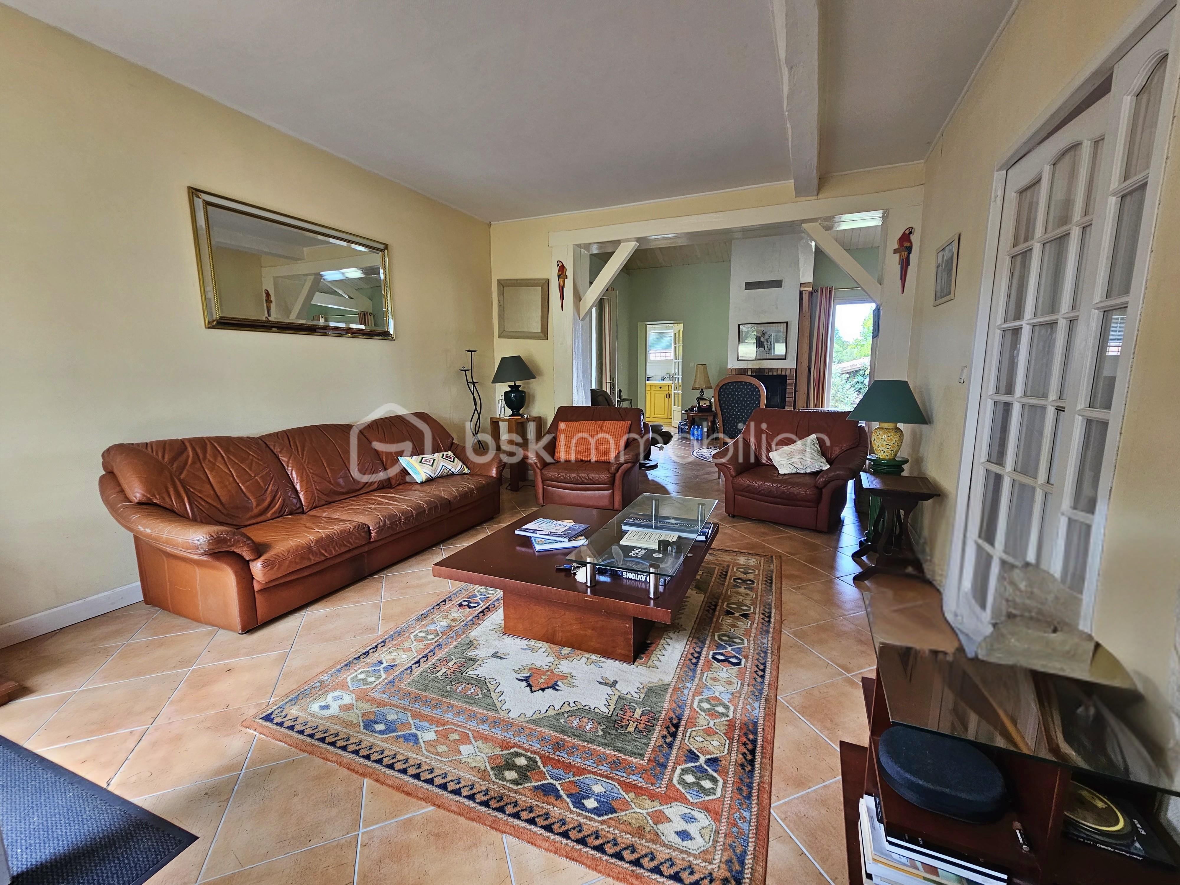 Maison ancienne de 180 m² - SALON (3) - Modifié.jpg