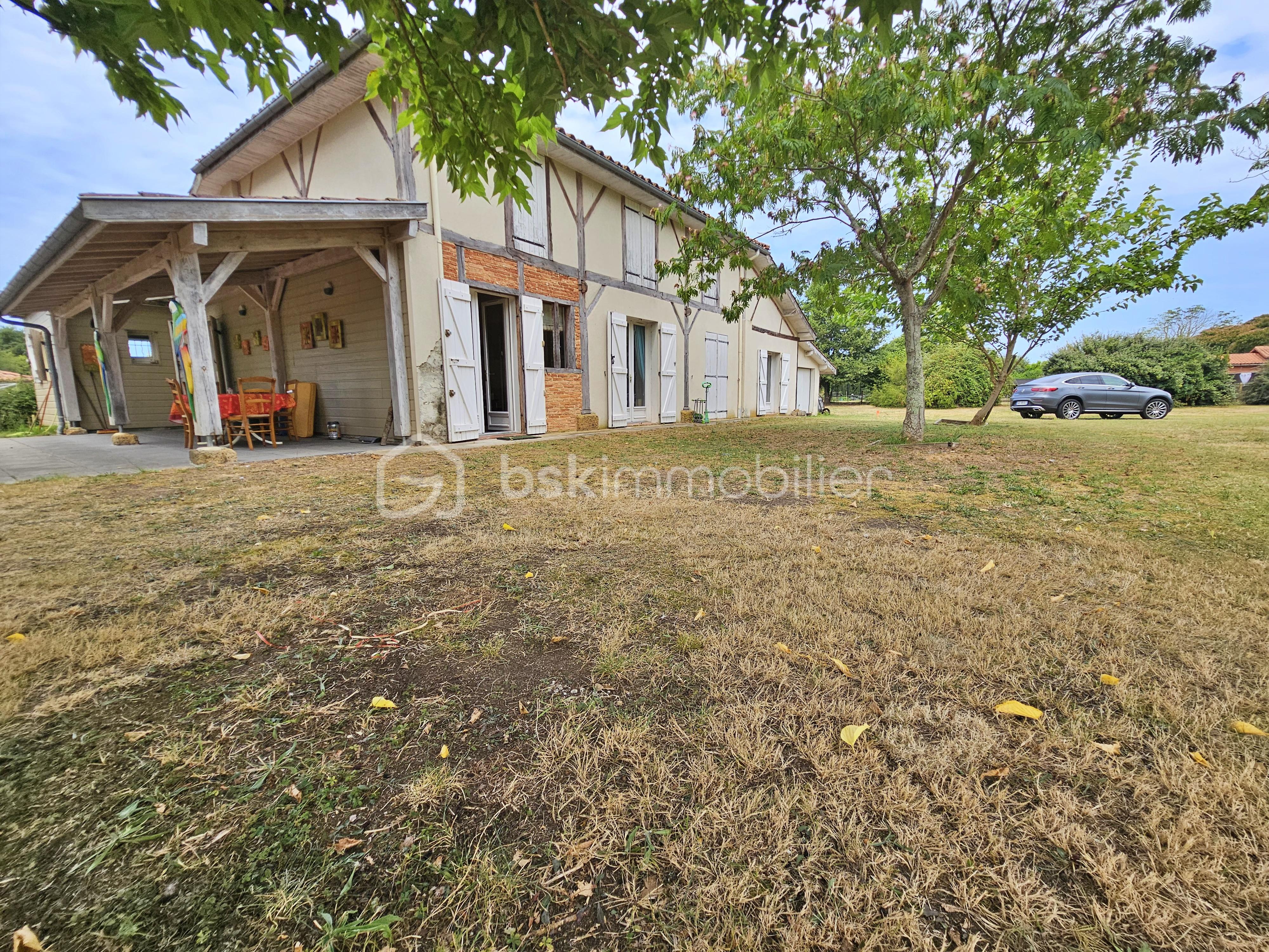 Maison ancienne de 180 m² - MAISON VUE ENSEMBLE (1).jpg