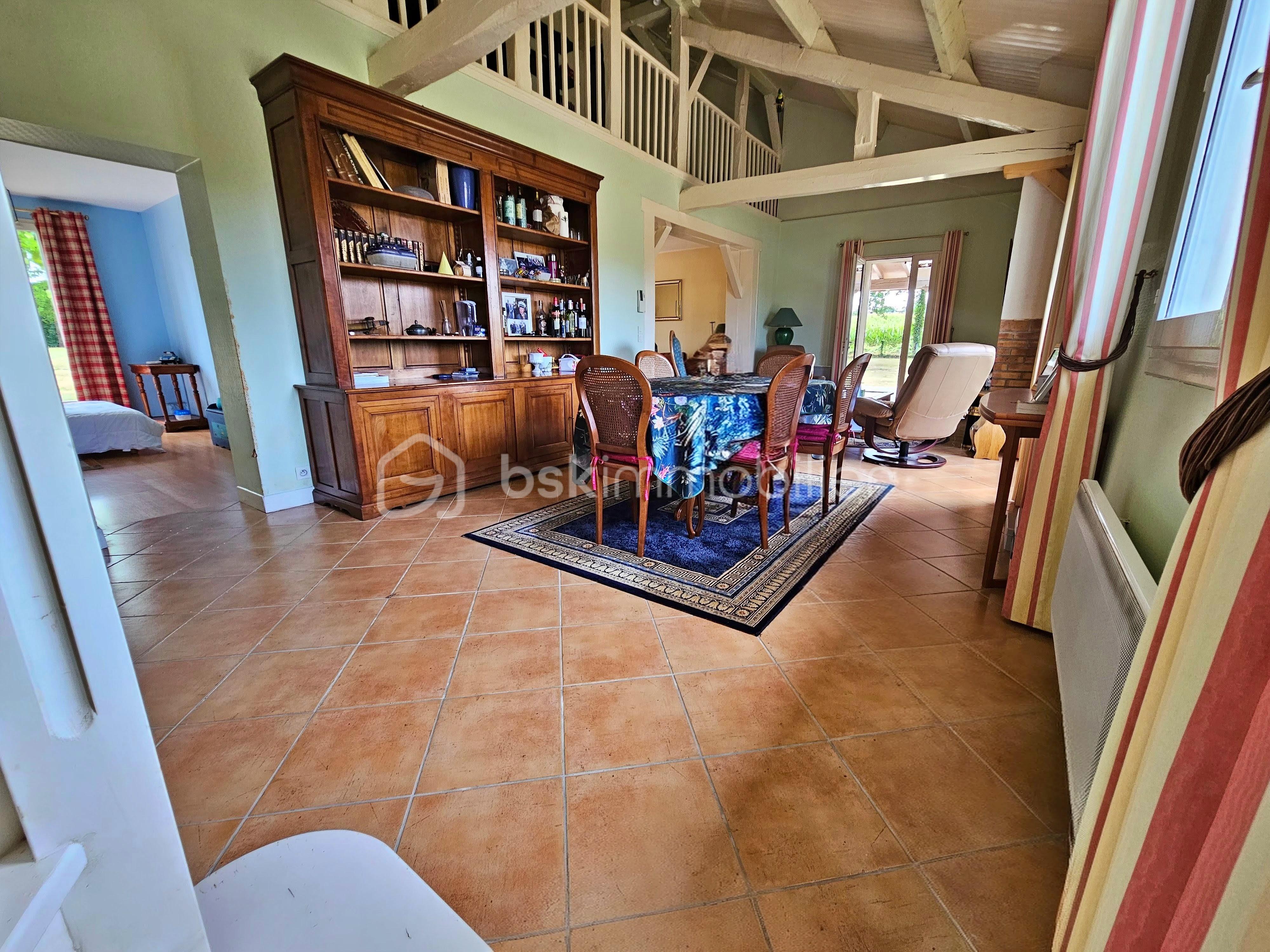 Maison ancienne de 180 m² - SALLE A MANGER (6).jpg