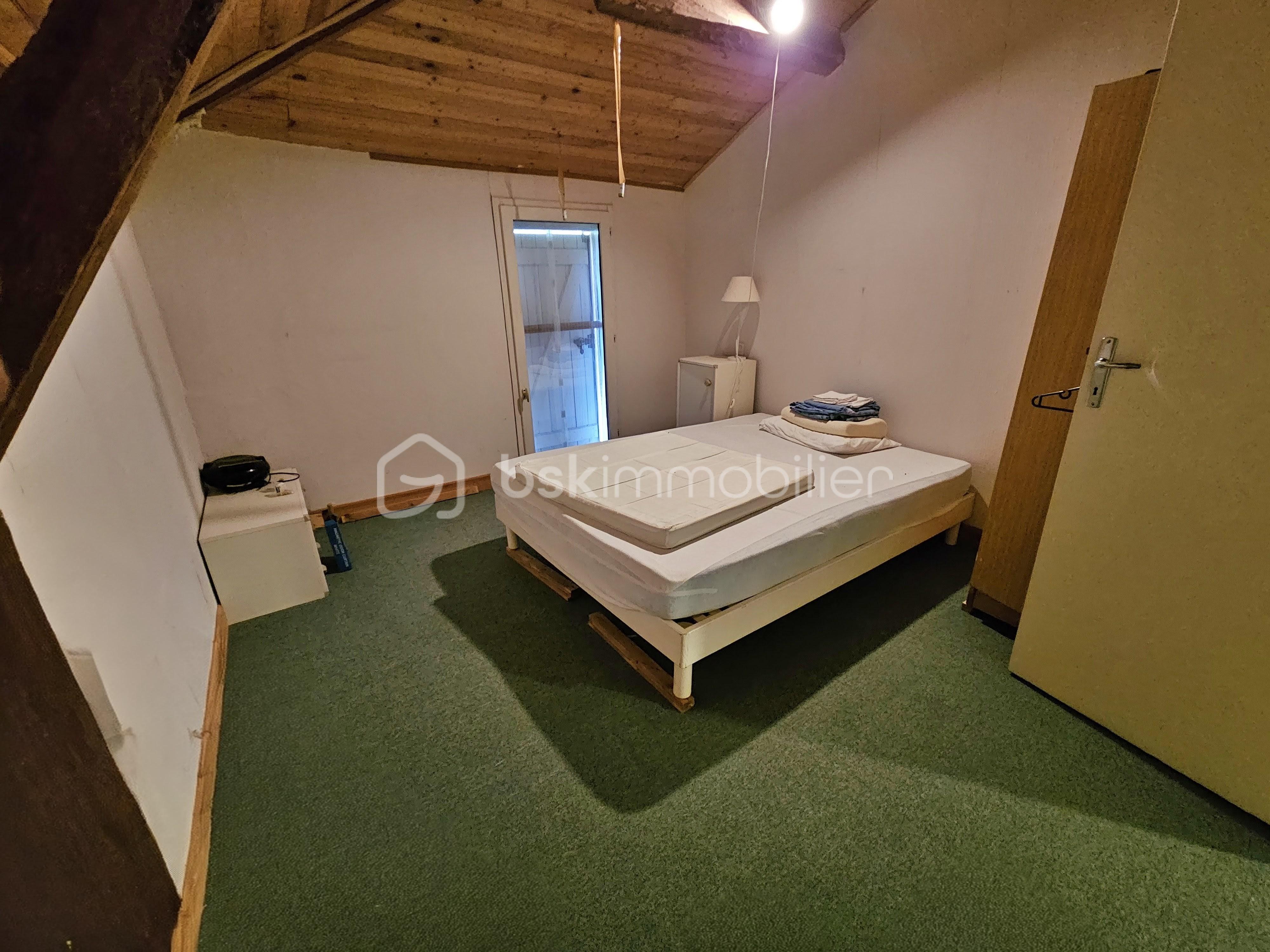 Maison ancienne de 180 m² - CHAMBRE 1 ETAGE~2.jpg